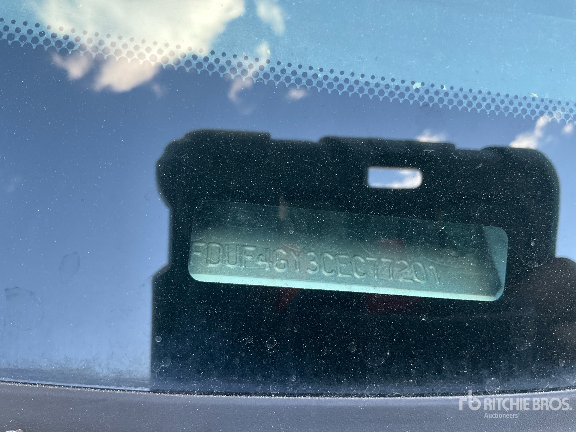 General Appearance with Numero seriale/numero d’identificazione del veicolo (VIN)