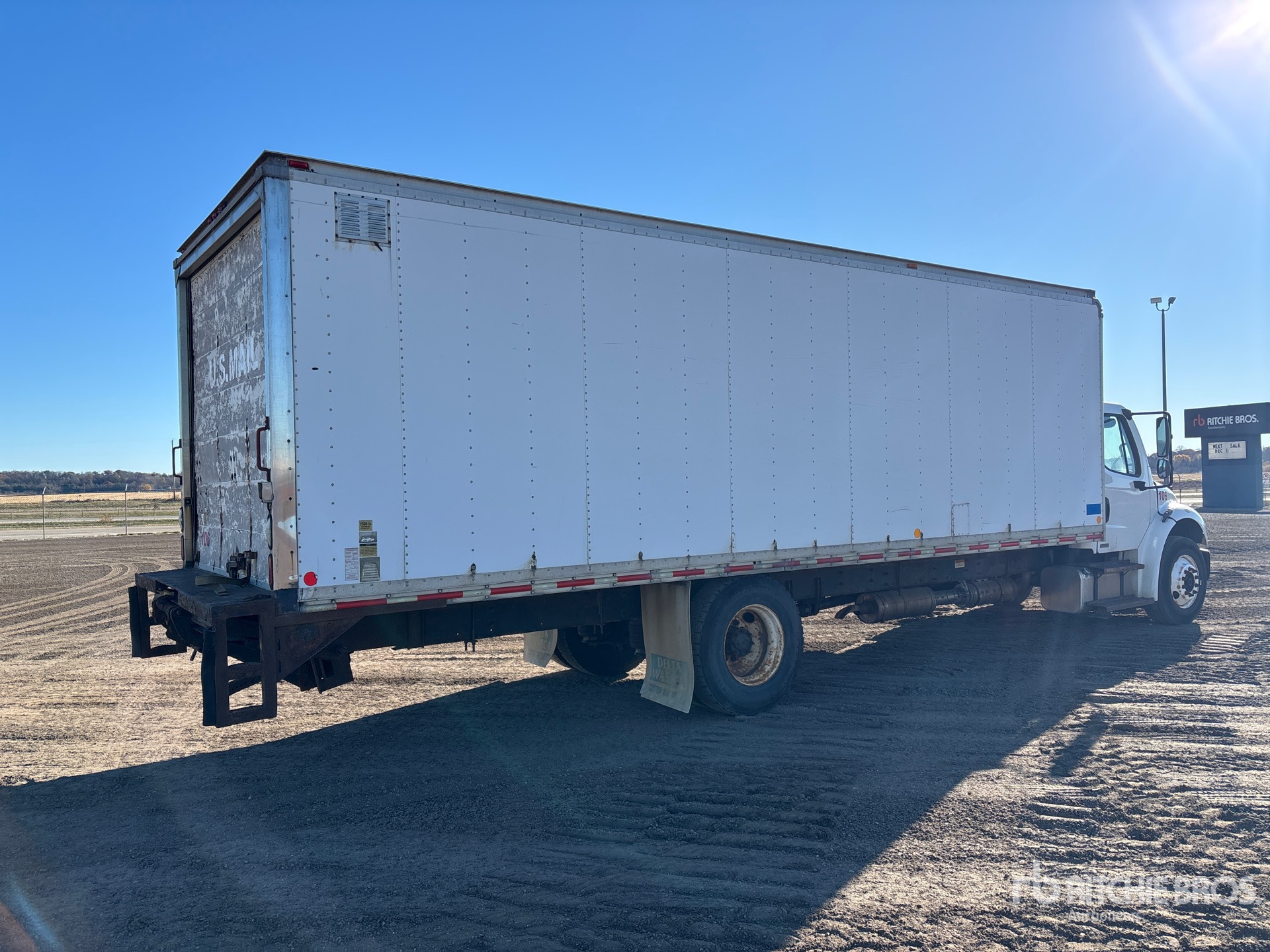 General Appearance with Bild, Ecke hinten rechts