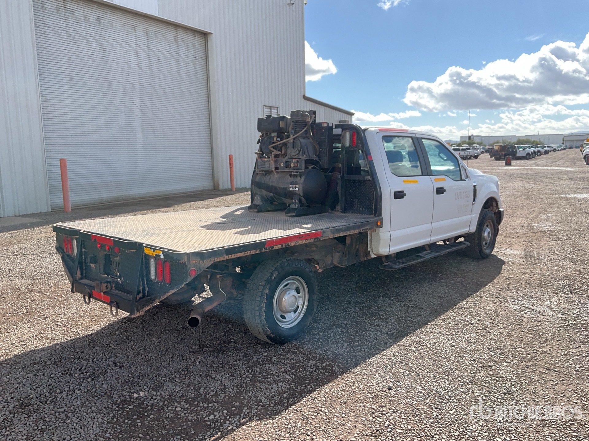 General Appearance with Imagen: esquina trasera derecha