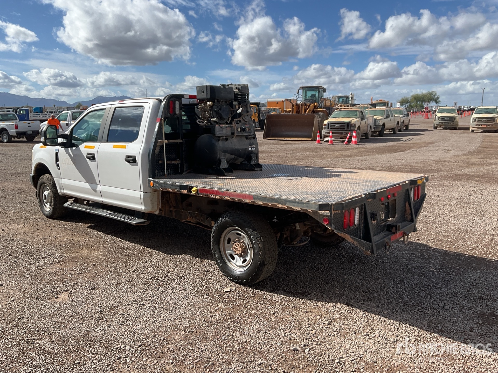 General Appearance with Imagen: esquina trasera izquierda