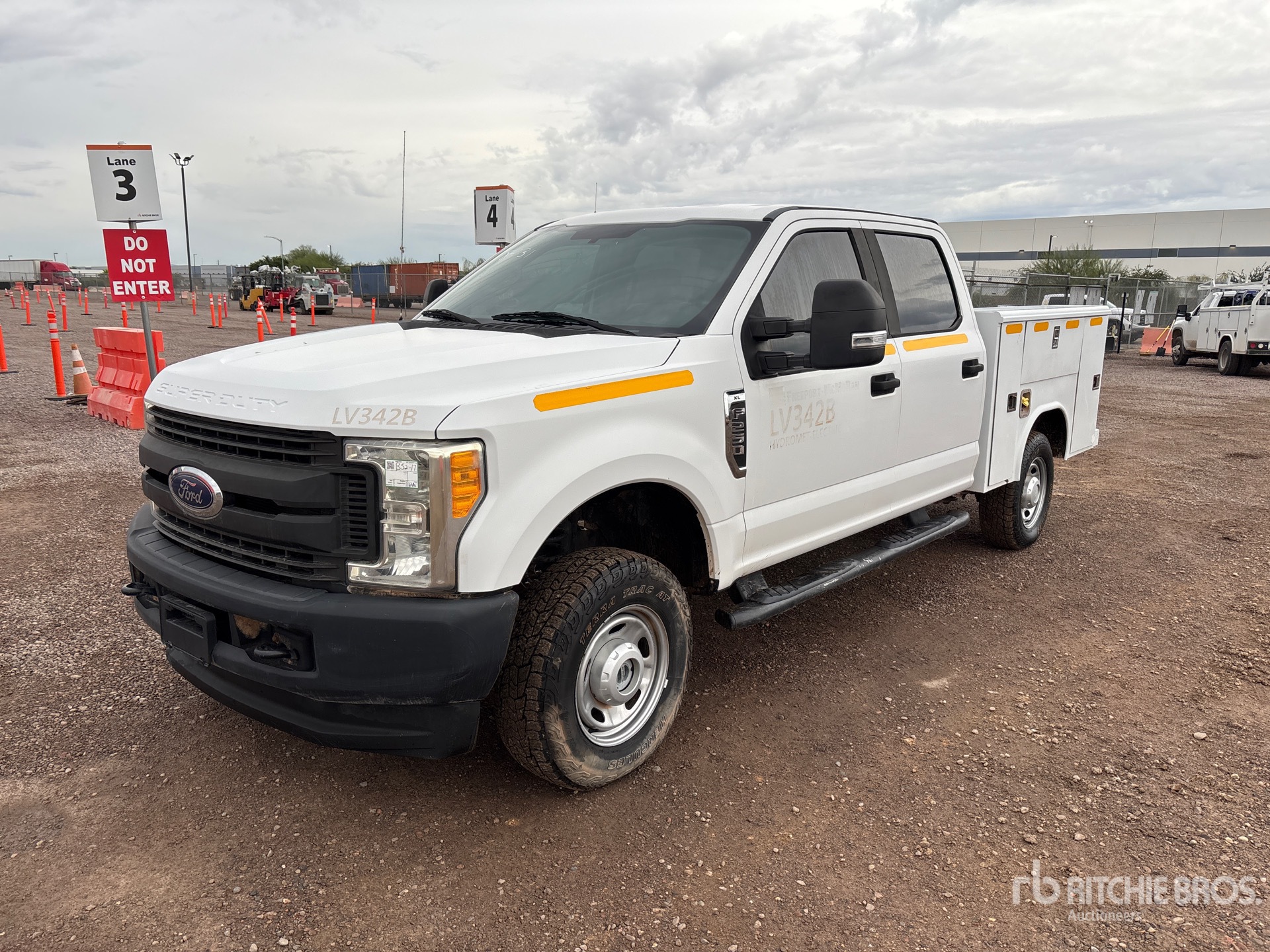 General Appearance with Foto, angolo anteriore sinistro