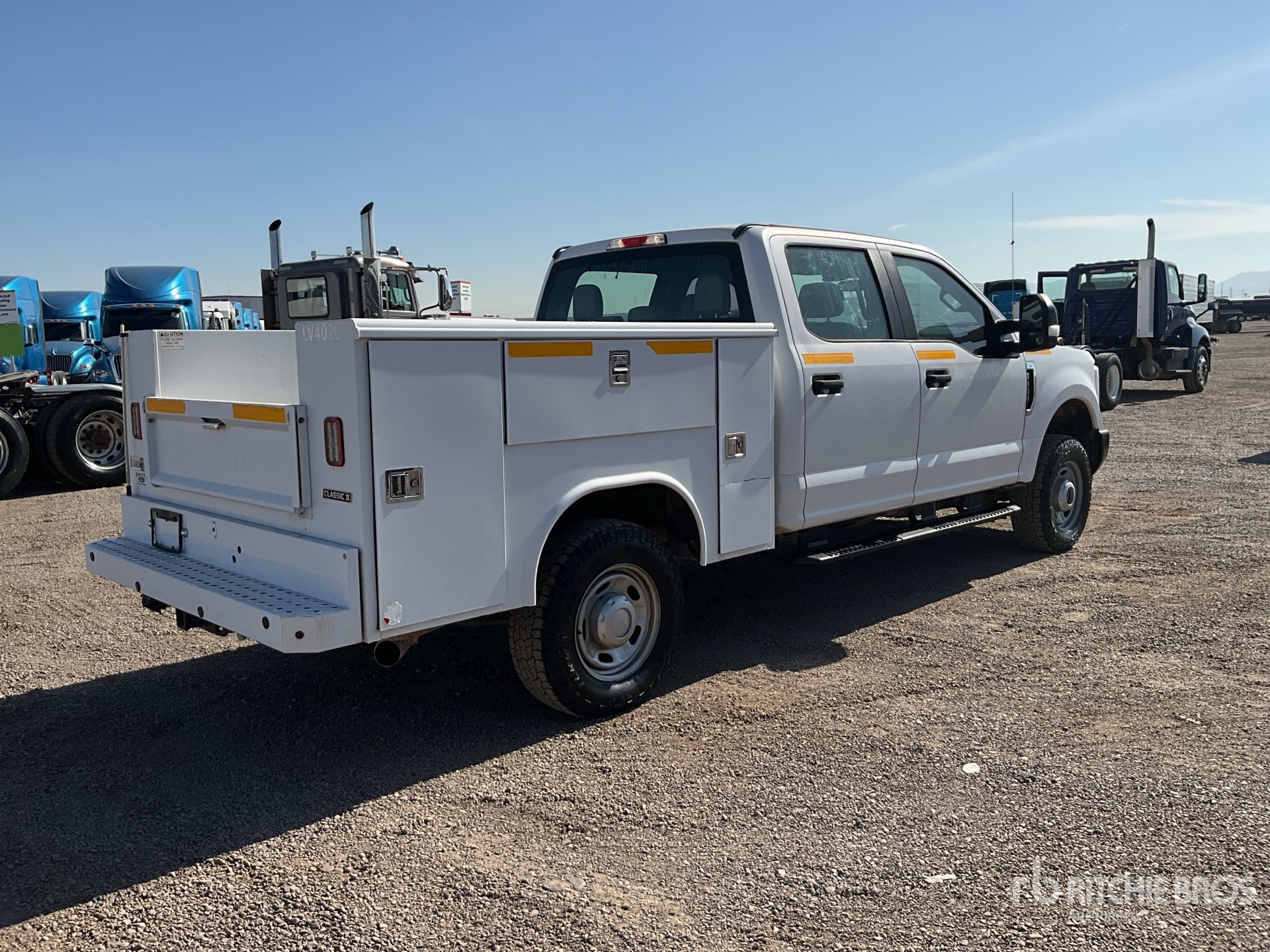 Aspect général with Image, coin arrière droit