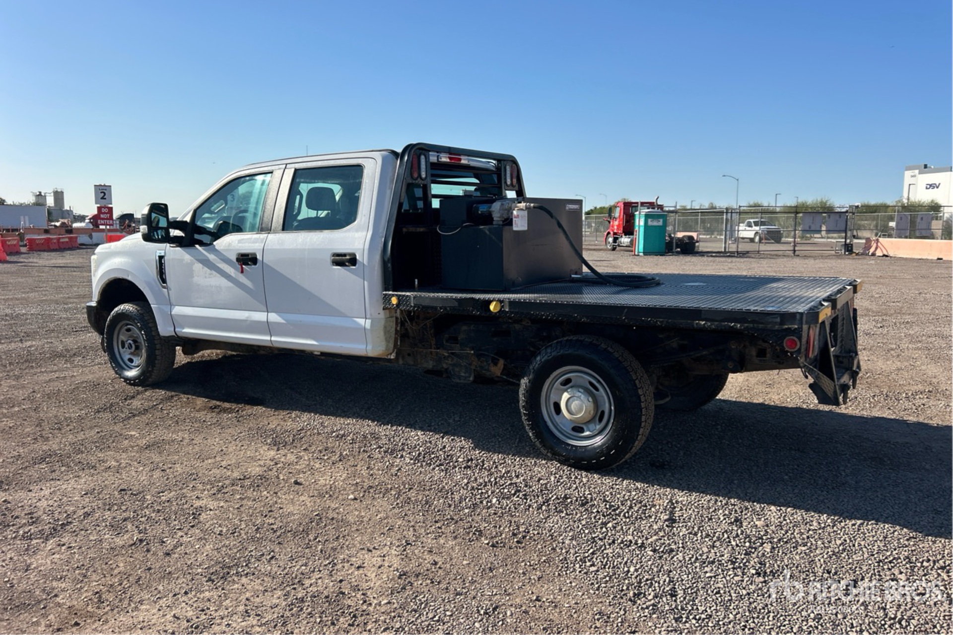 General Appearance with Bild, Ecke hinten links