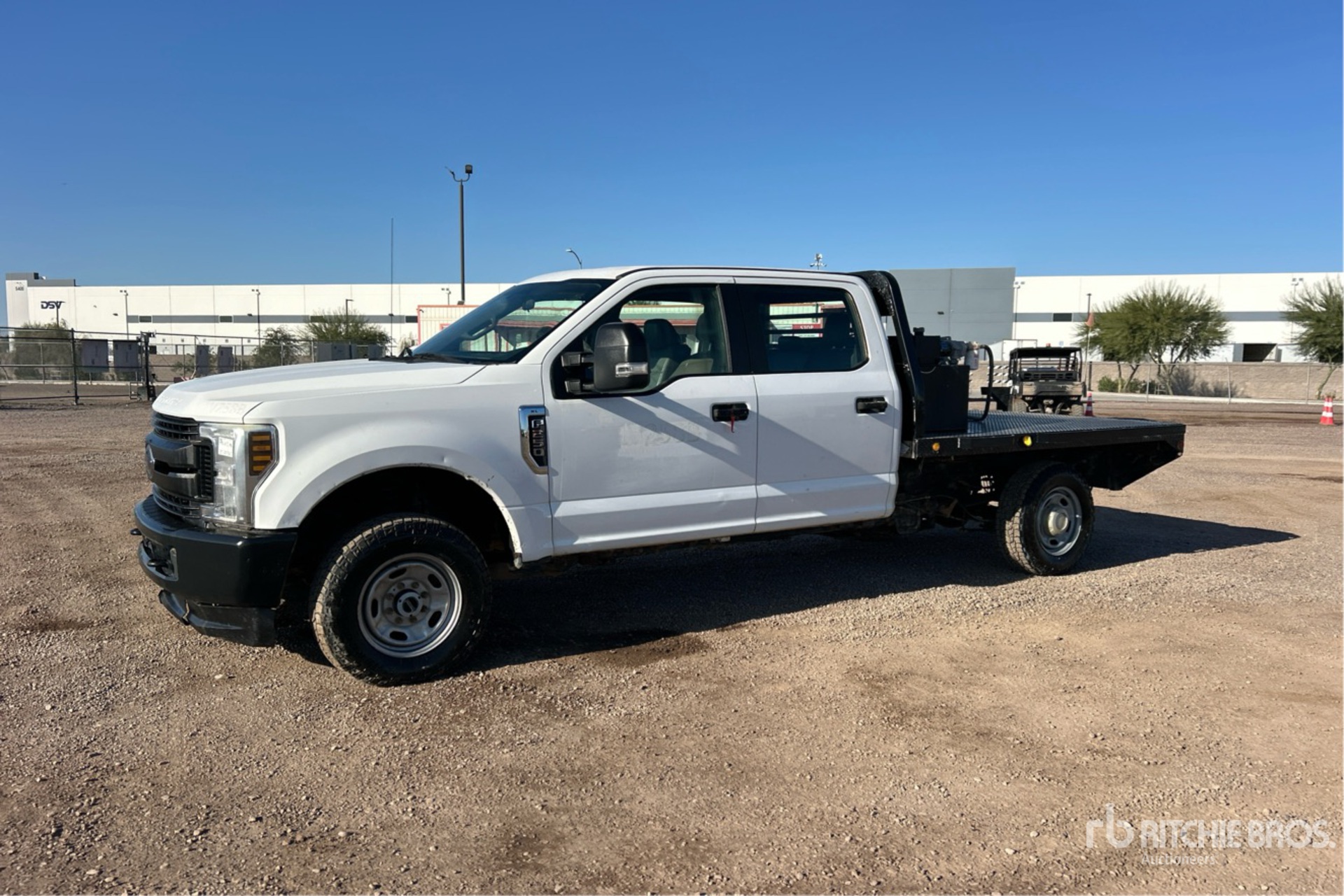 General Appearance with Bild, Ecke vorne links