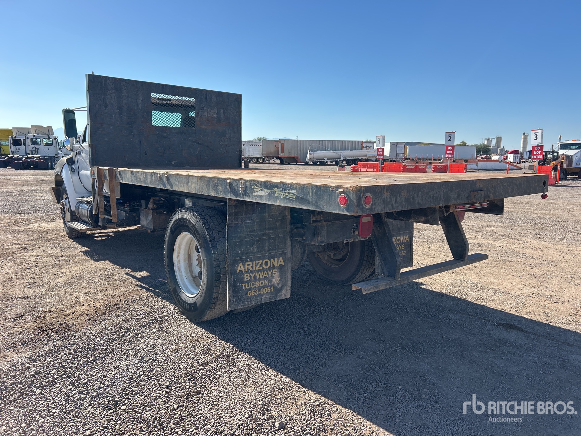 Aspect général with Image, coin arrière gauche