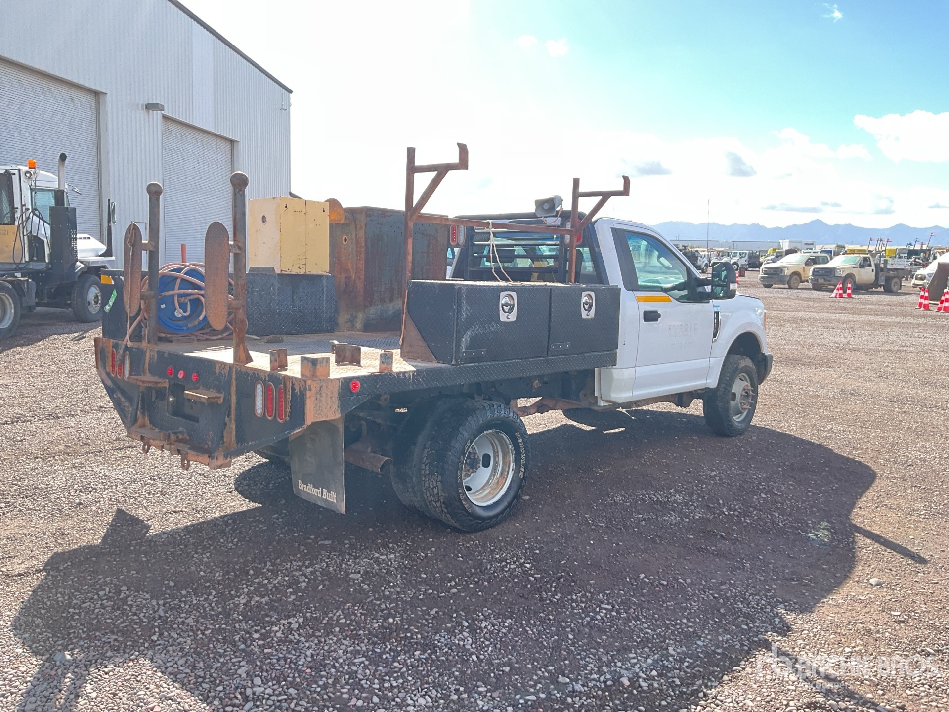 General Appearance with Image, coin arrière droit