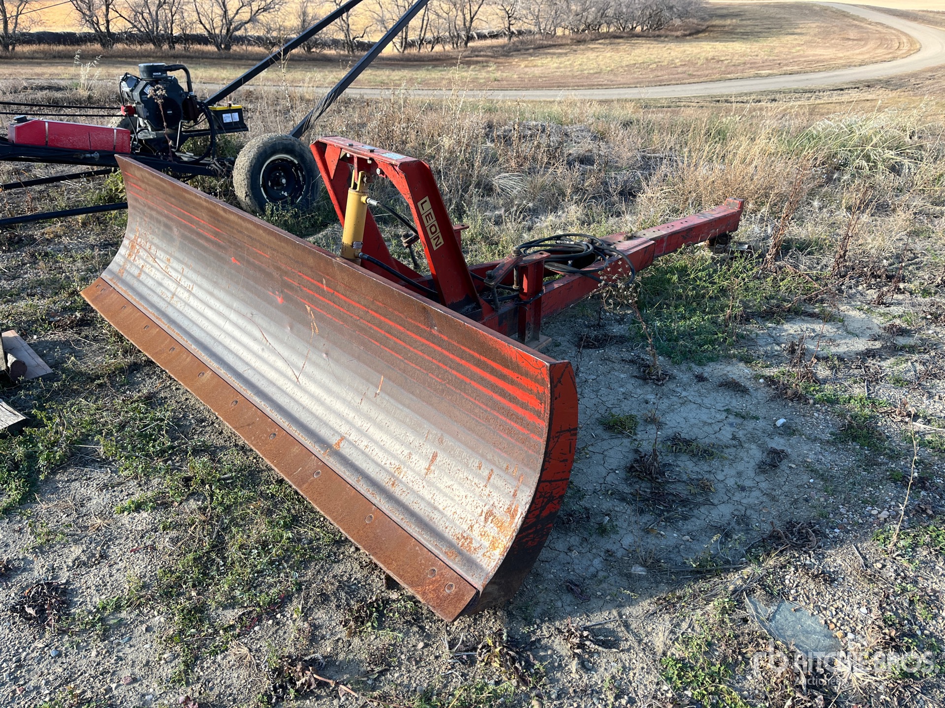 General Appearance with Bild, Ecke vorne links