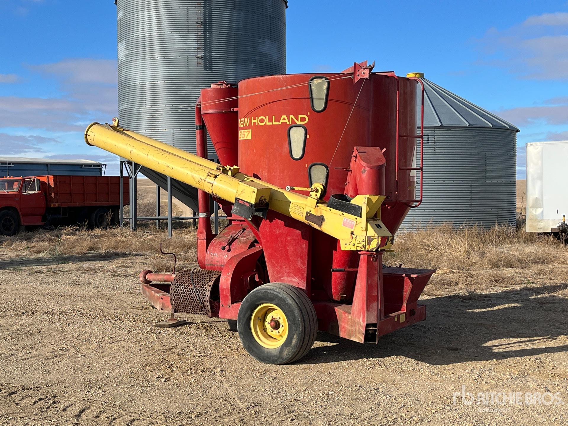 General Appearance with Foto, angolo posteriore sinistro