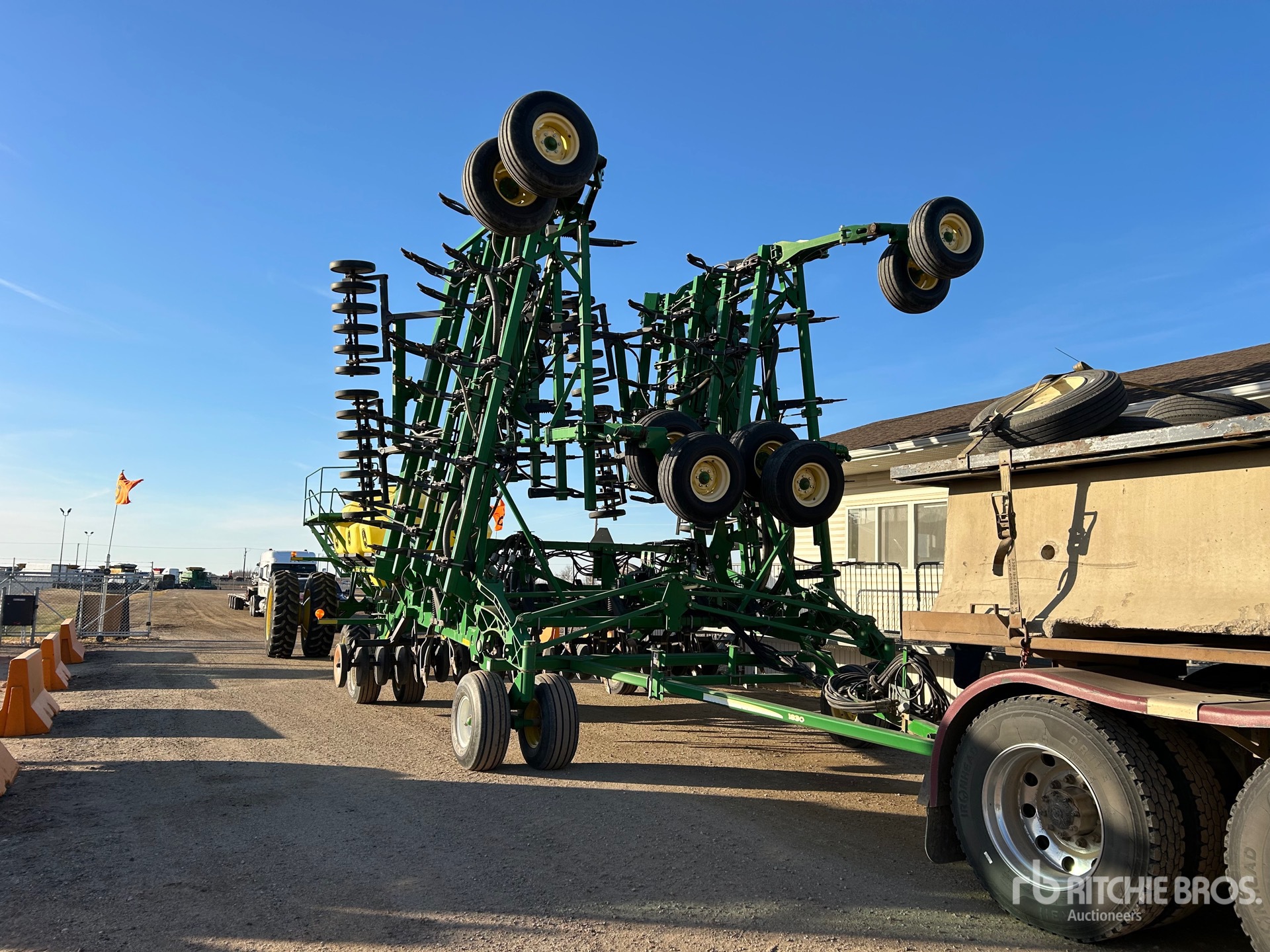 Aspect général with Image, coin avant gauche