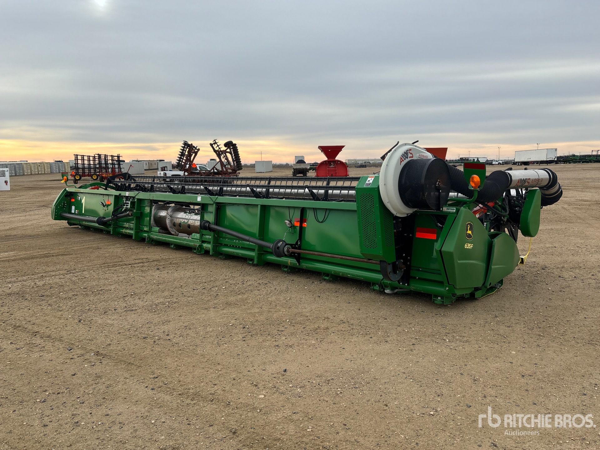 General Appearance with Foto, angolo anteriore sinistro