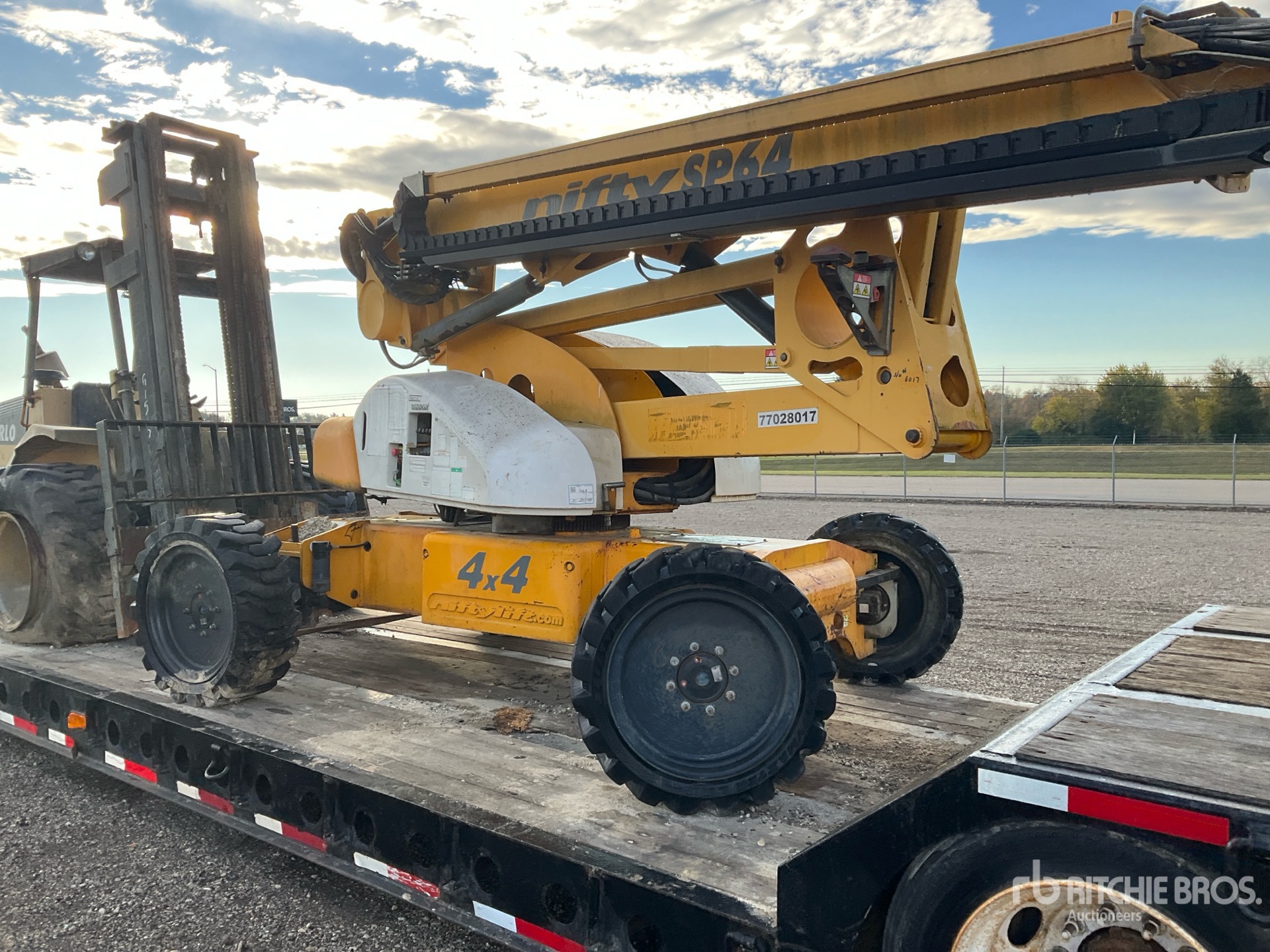 General Appearance with Featured Photo