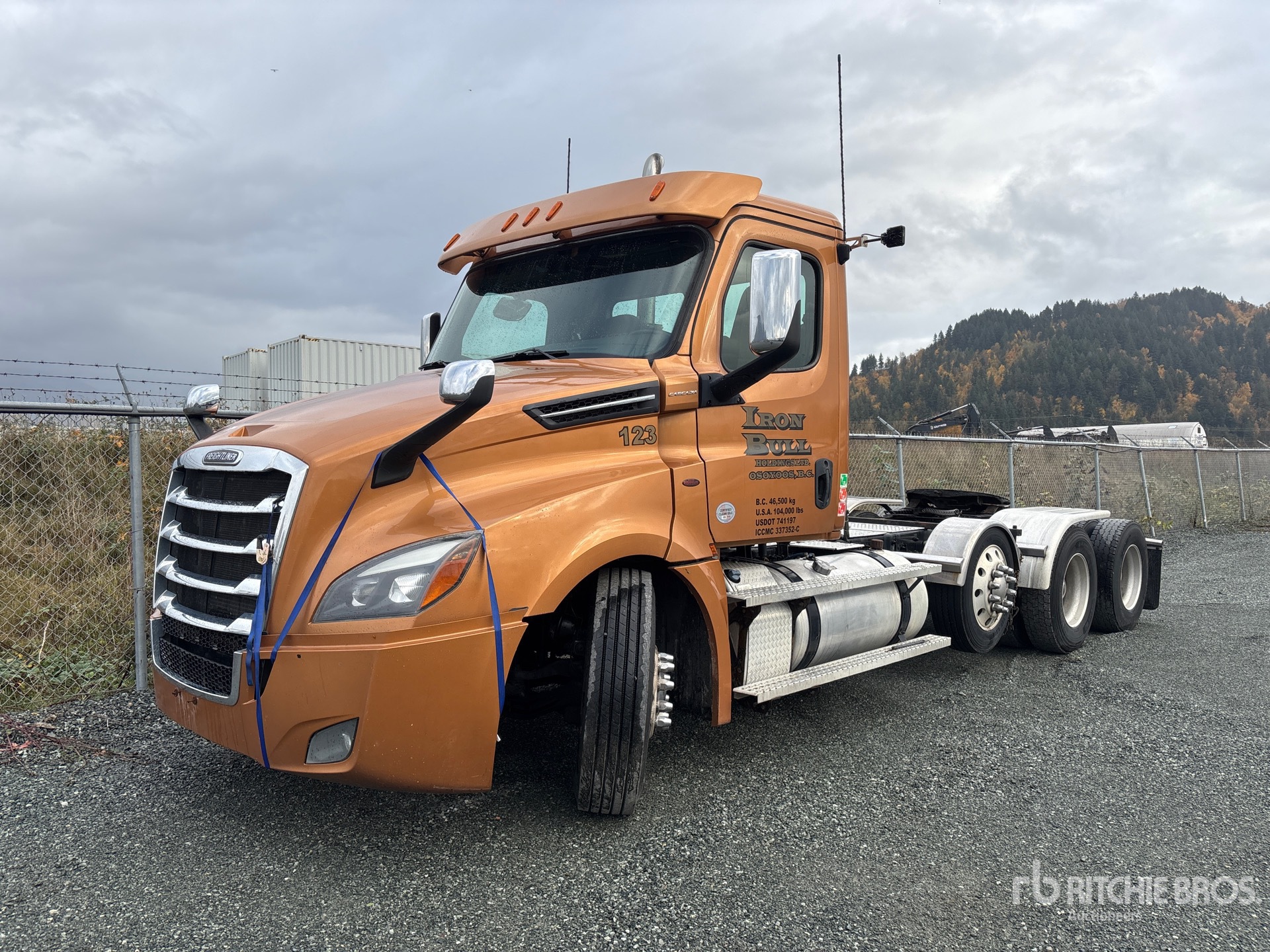 General Appearance with Featured Photo