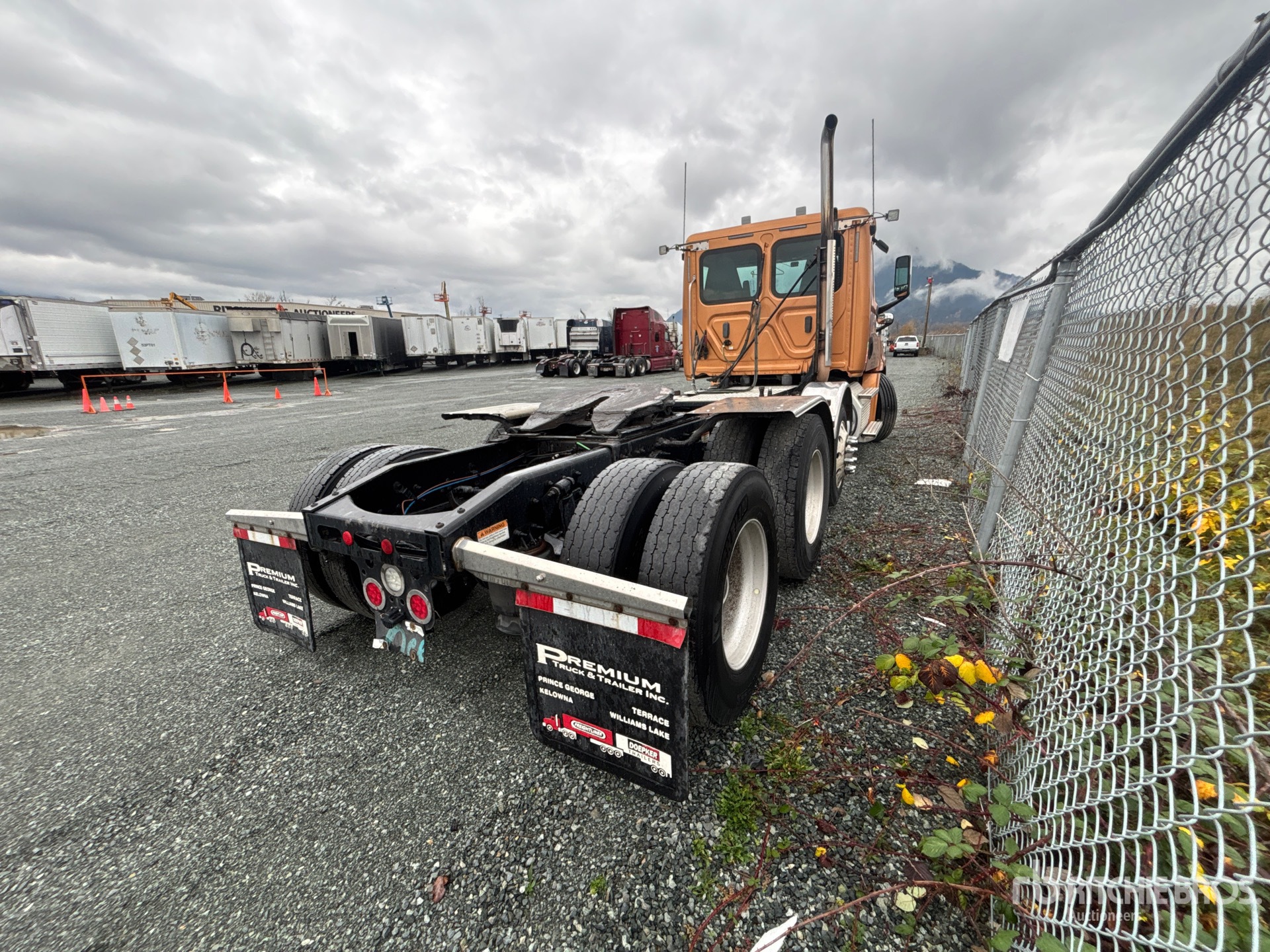 General Appearance with Imagen: esquina trasera derecha