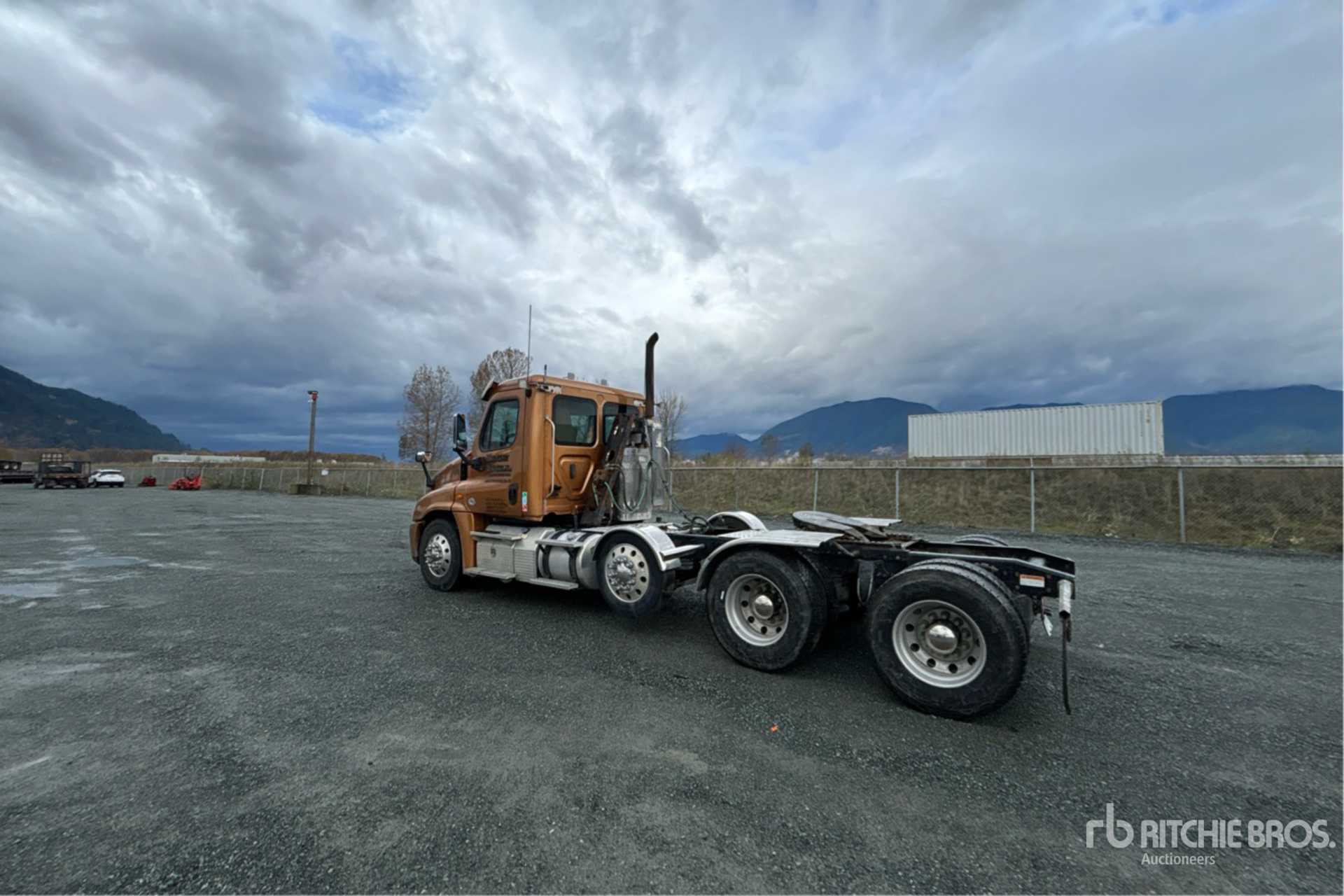 General Appearance with Imagen: esquina trasera izquierda