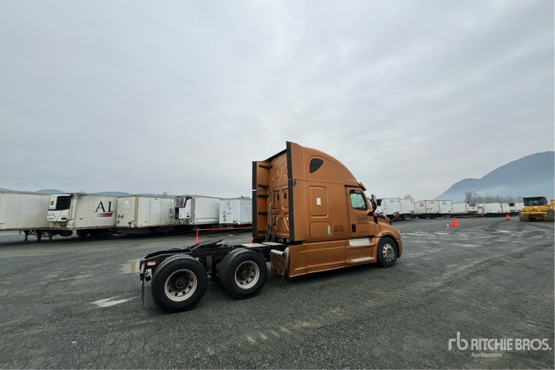 Aspect général with Image, coin arrière droit