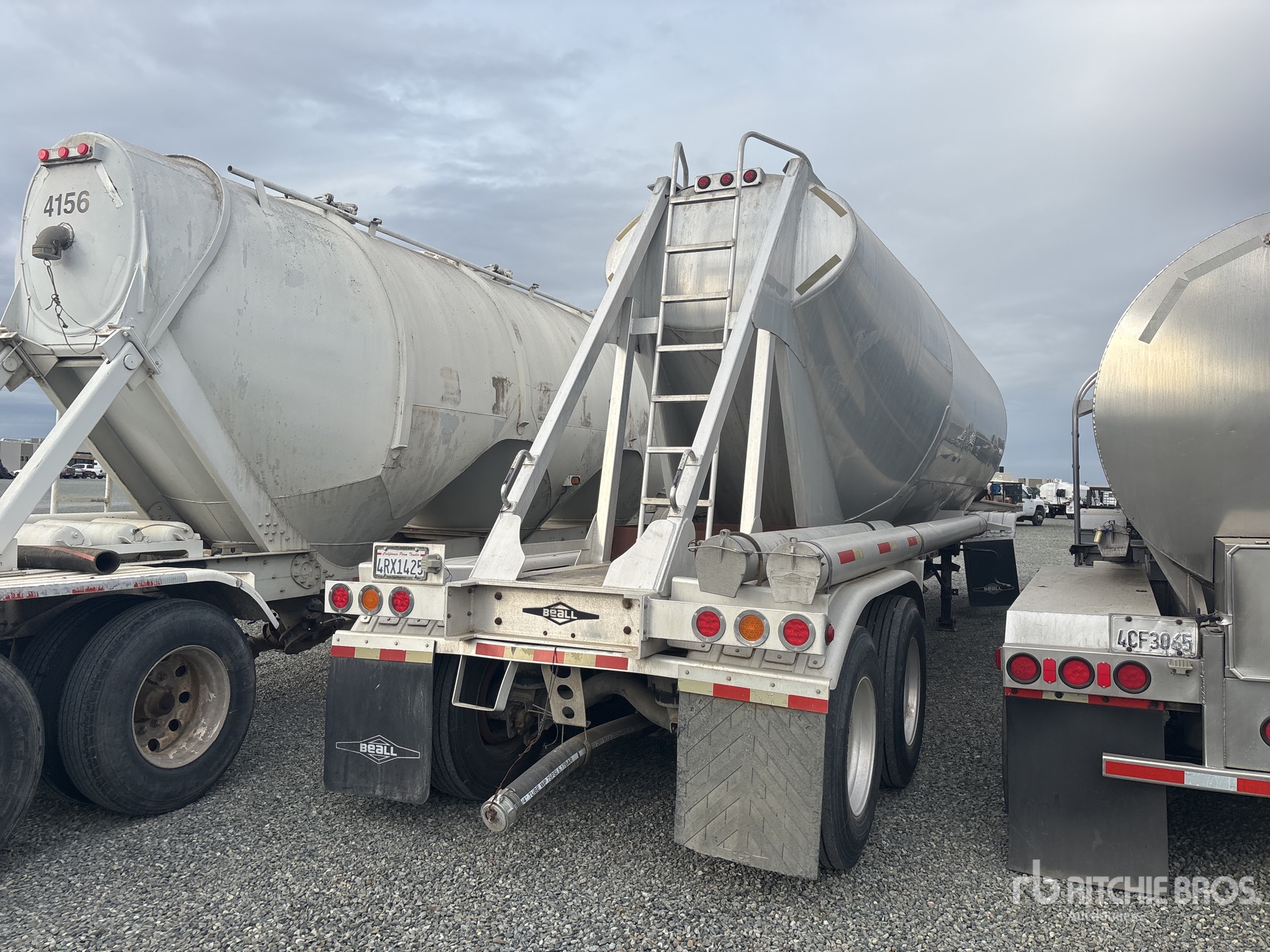 General Appearance with Imagen: esquina trasera derecha