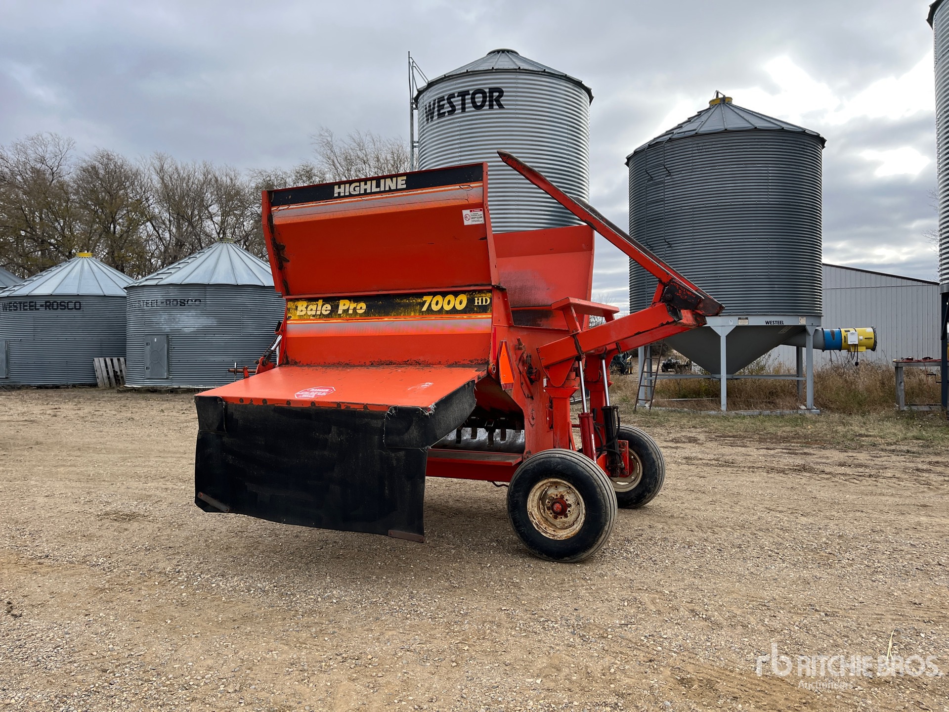 General Appearance with Foto, angolo posteriore sinistro