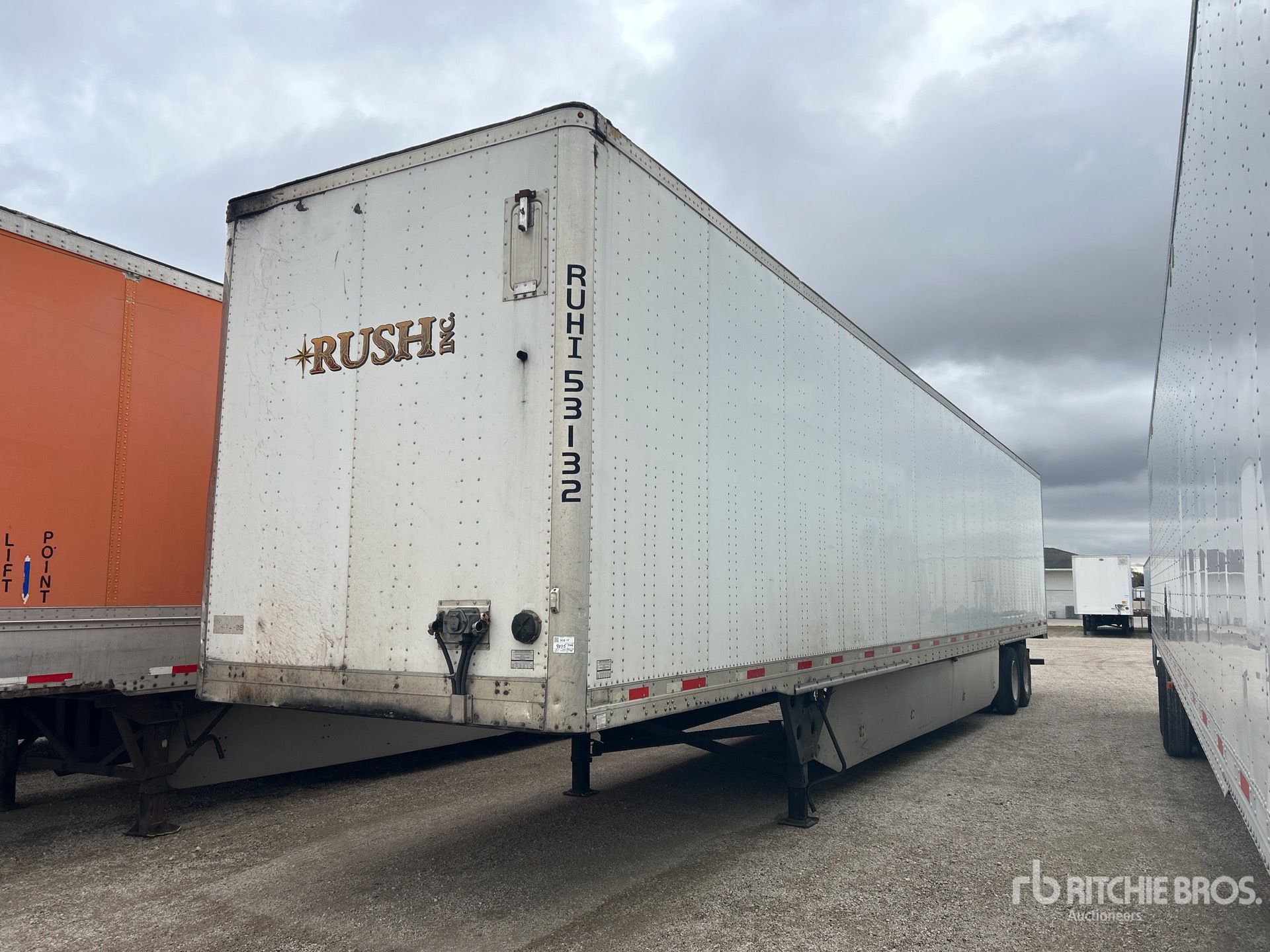 General Appearance with Bild, Ecke vorne links