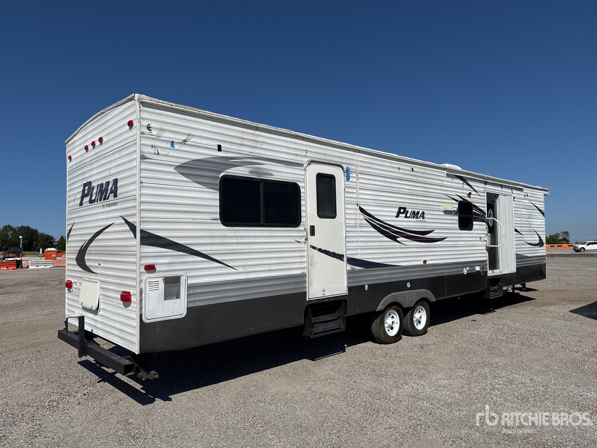 Aspect général with Image, coin arrière gauche