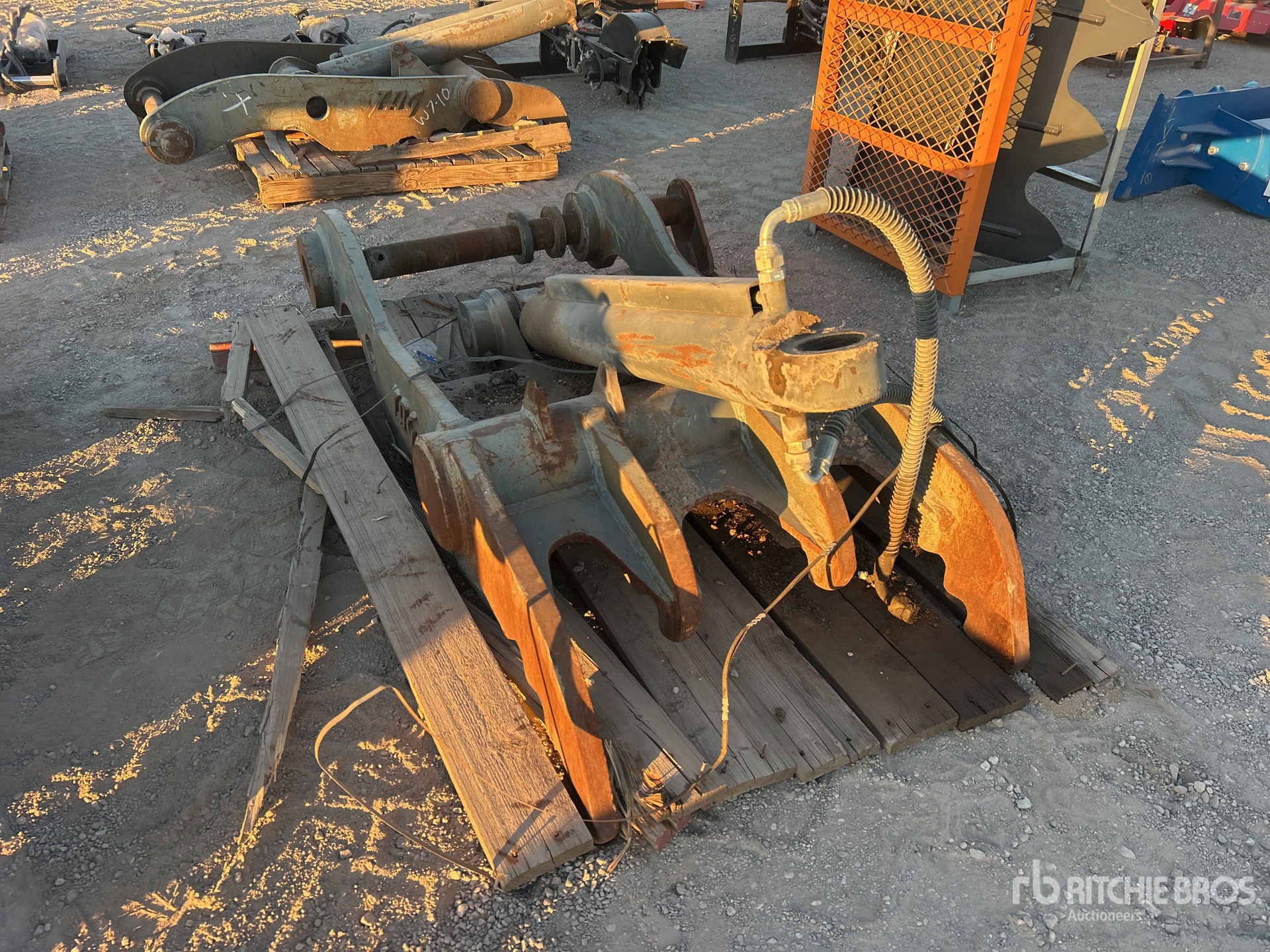 General Appearance with Bild, Ecke hinten links