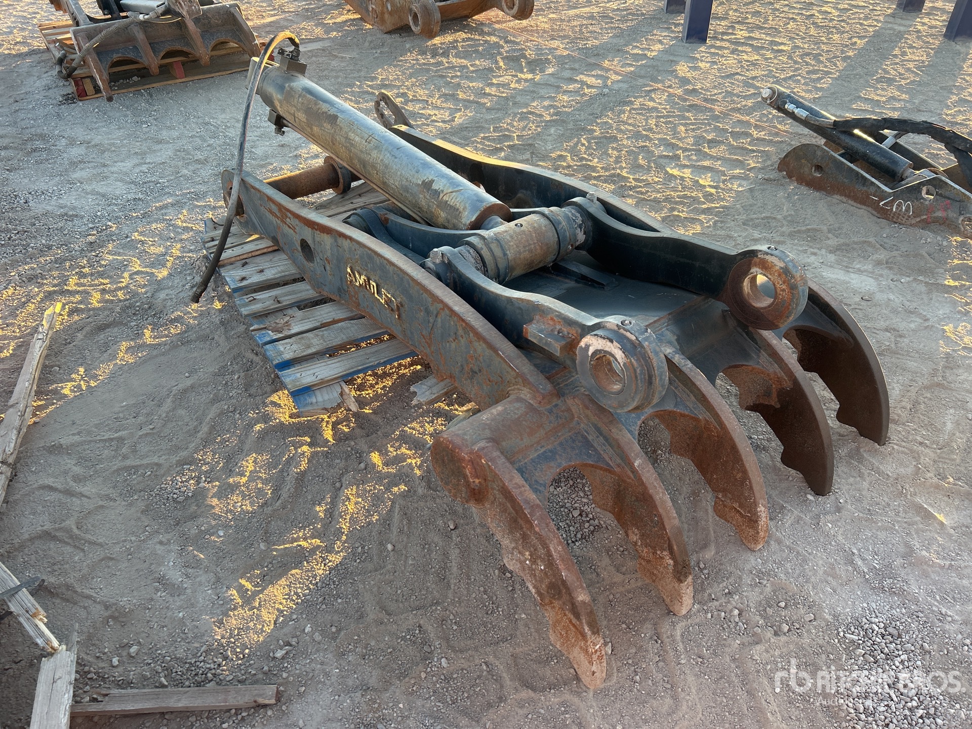 General Appearance with Image, coin arrière droit