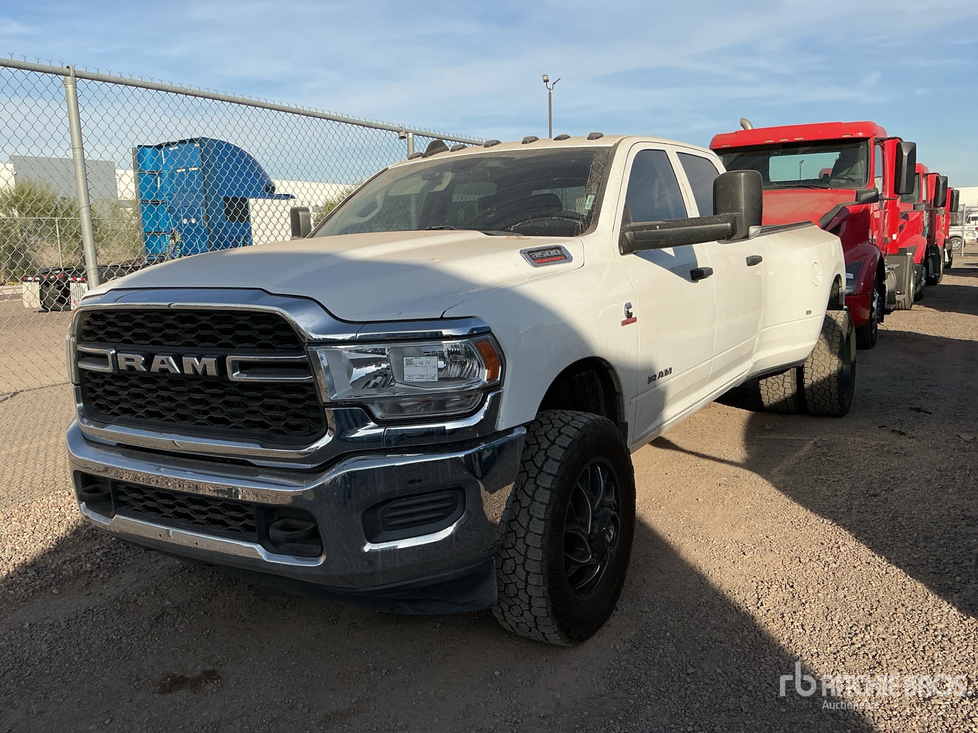 Aspect général with Image, coin avant gauche