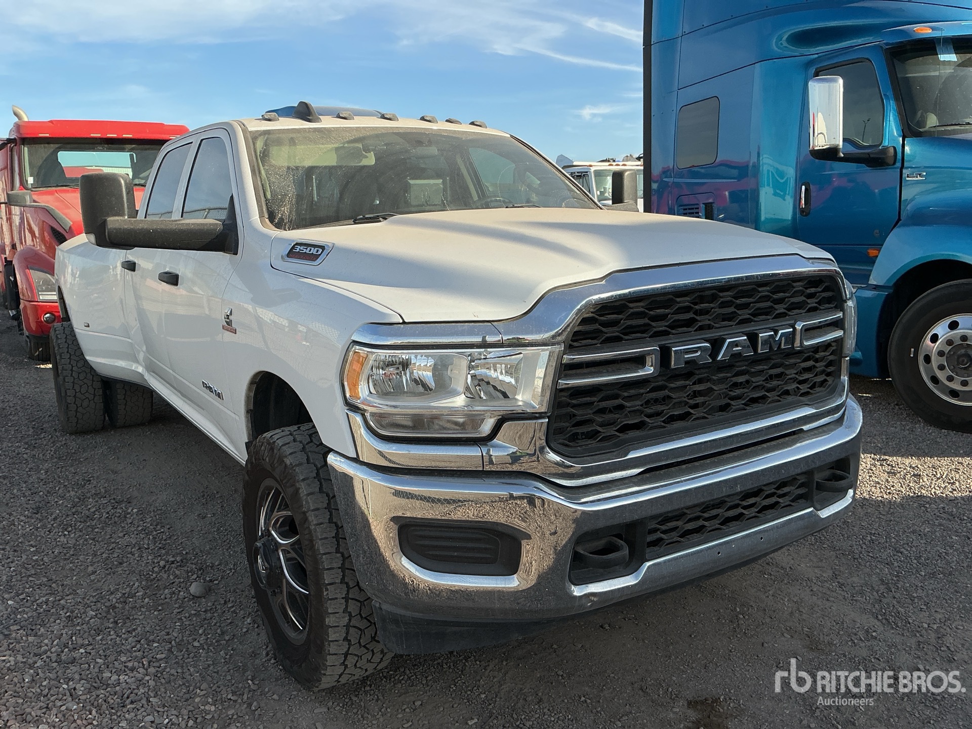 Aspect général with Image, coin avant droit