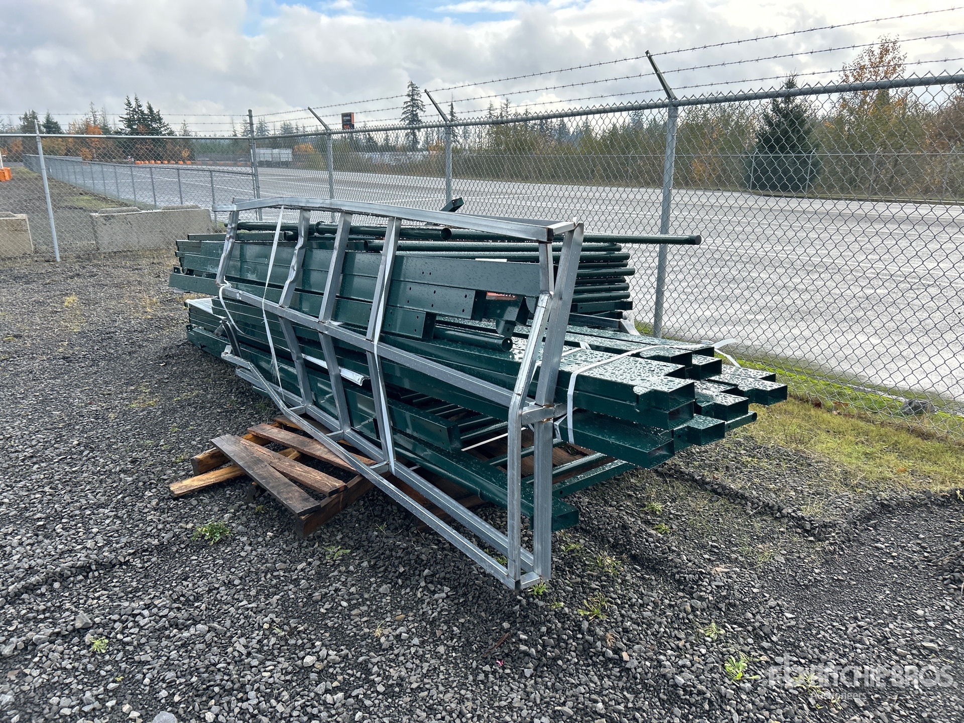 General Appearance with Featured Photo