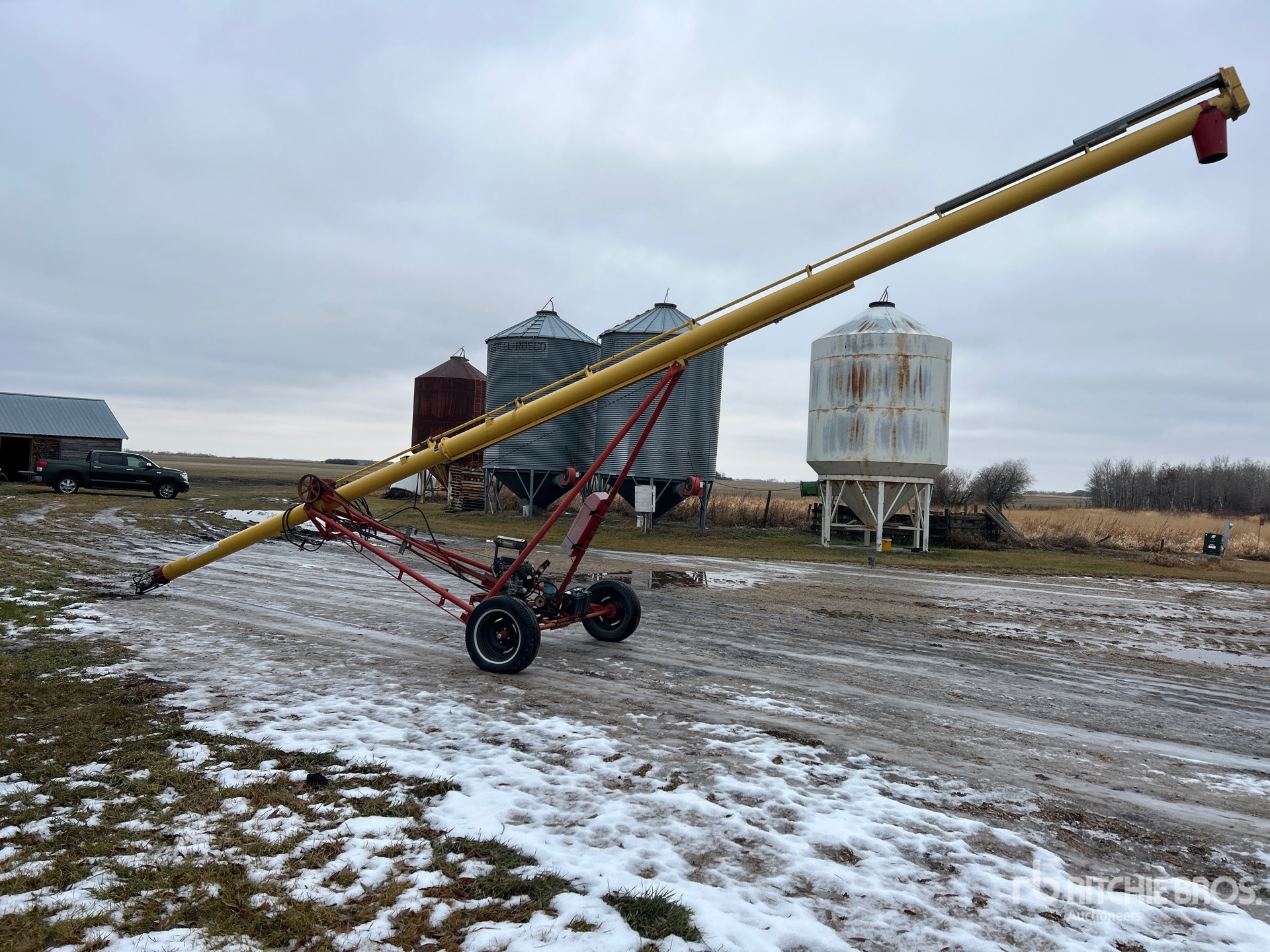 General Appearance with Bild, Ecke hinten links