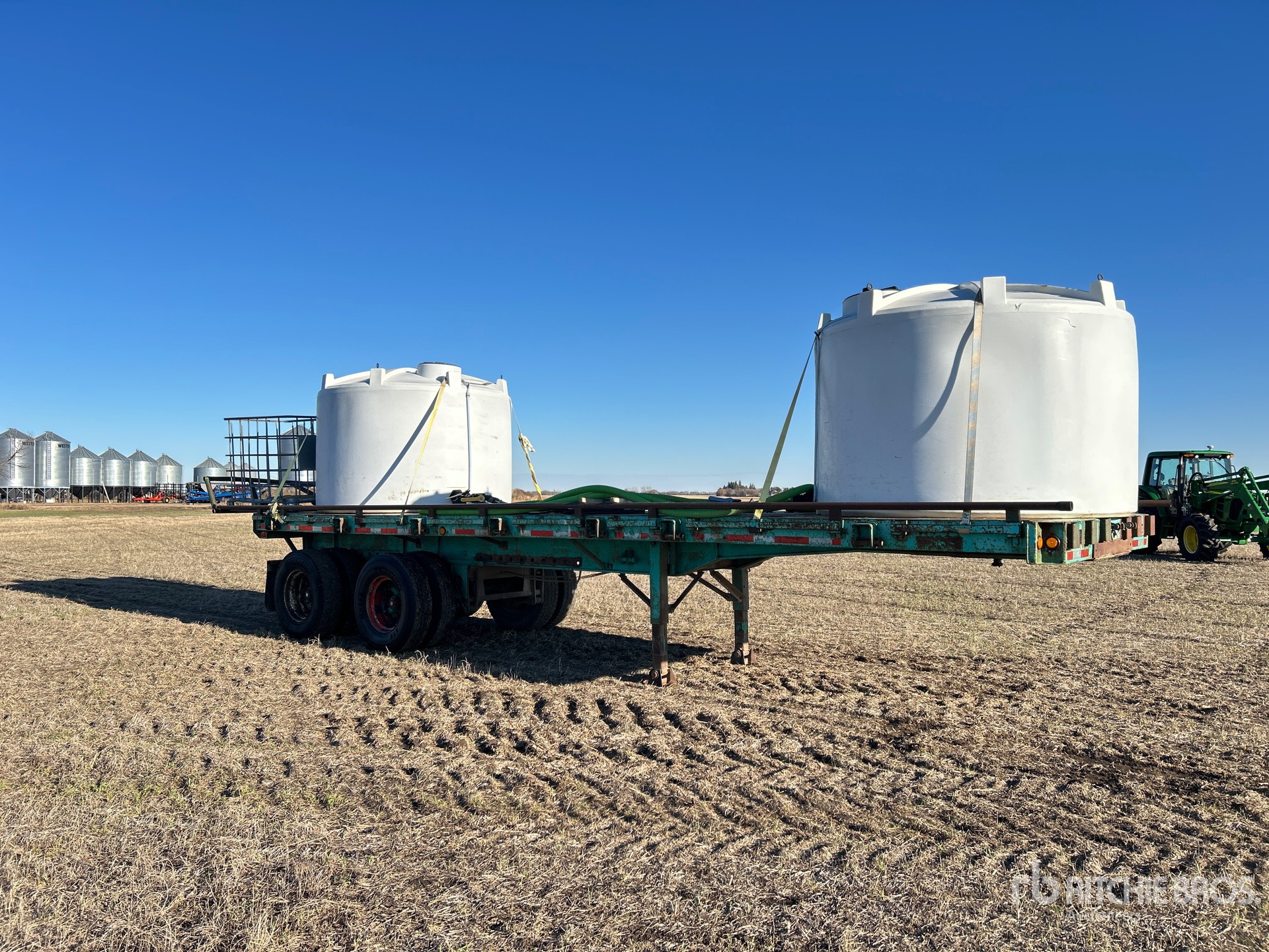 General Appearance with Bild, Ecke vorne rechts