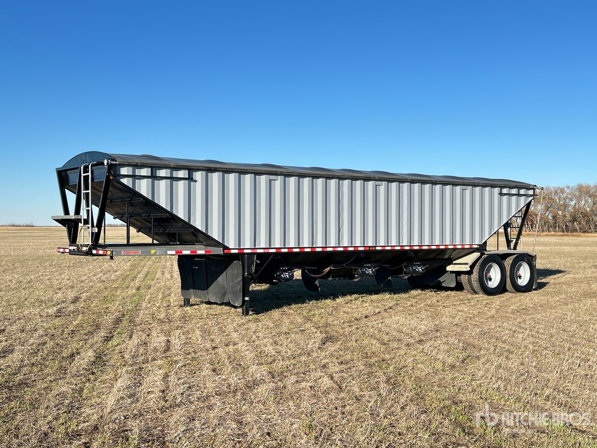 General Appearance with Bild, Ecke vorne links