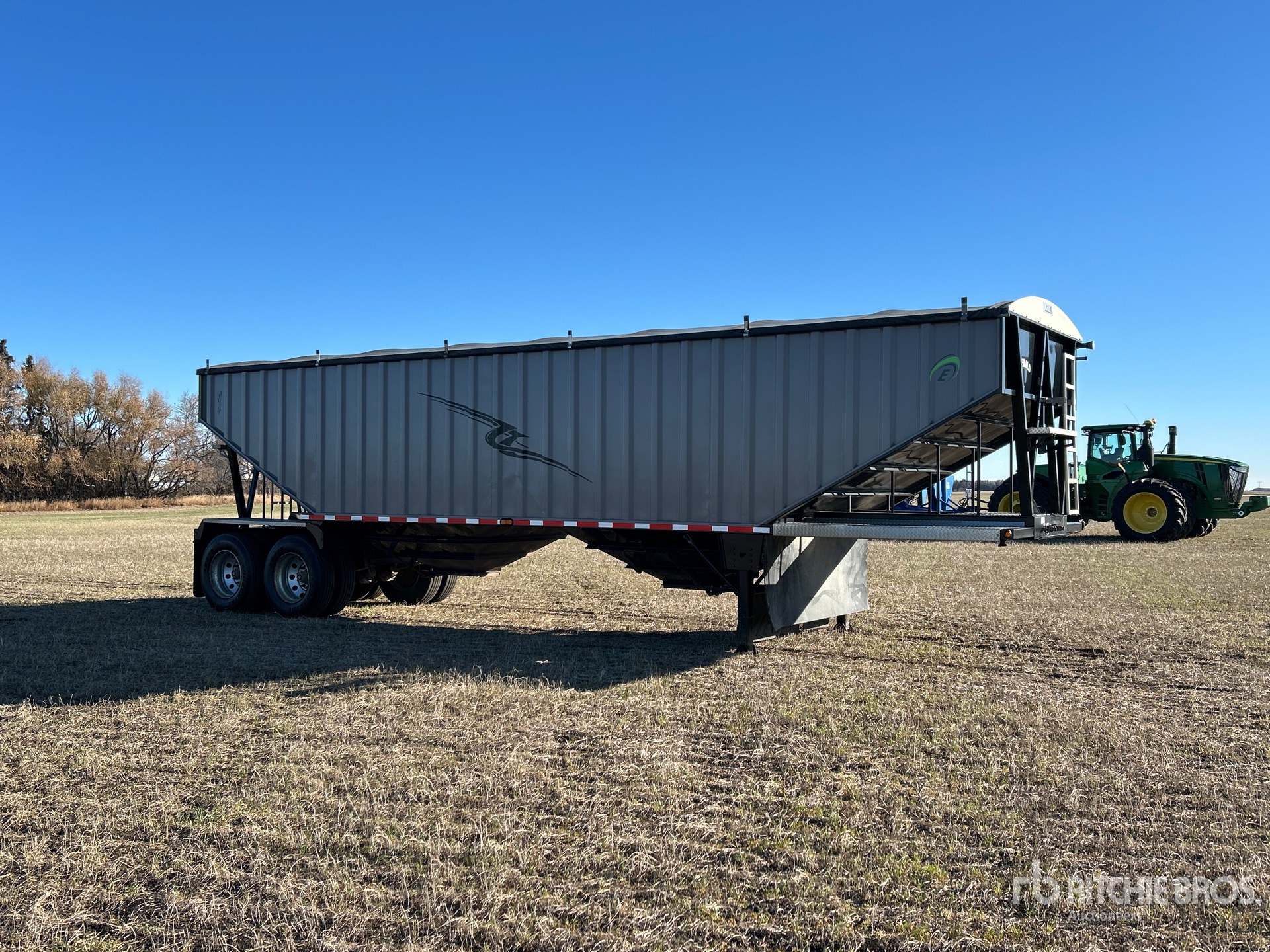 General Appearance with Bild, Ecke vorne rechts