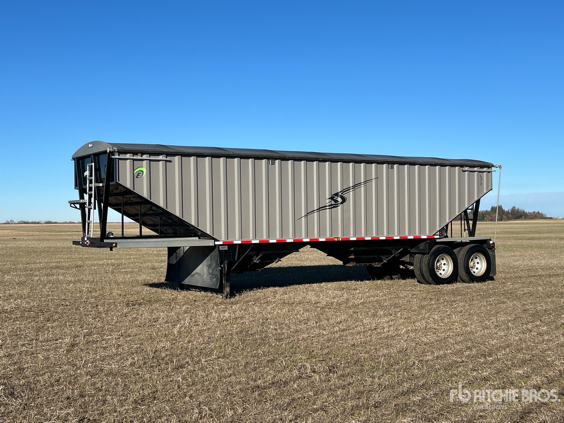 General Appearance with Bild, Ecke vorne links