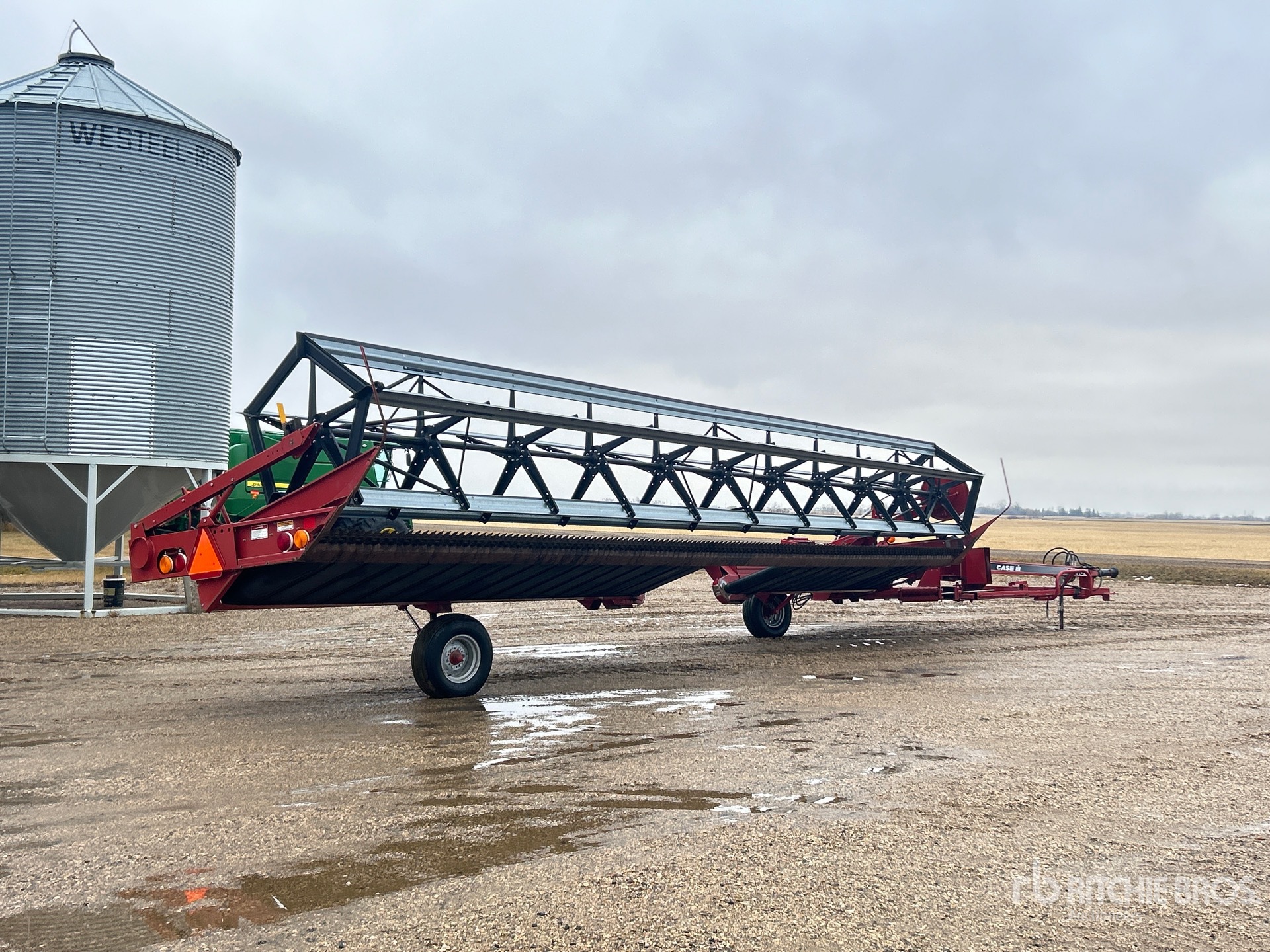 General Appearance with Bild, Ecke vorne rechts