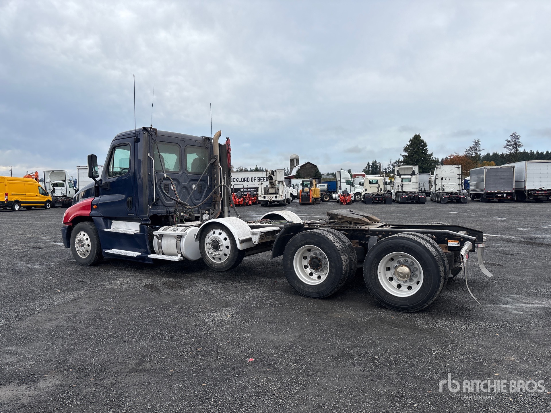 Aspect général with Image, coin arrière gauche