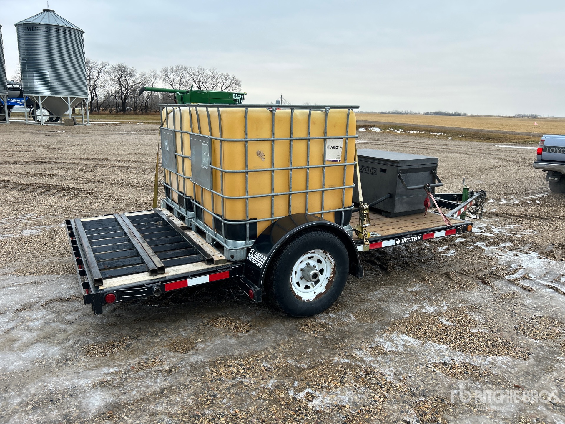 General Appearance with Bild, Ecke hinten rechts