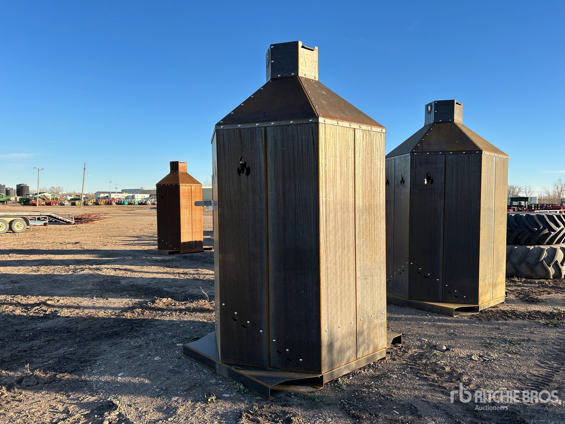 General Appearance with Picture, Left Rear Corner