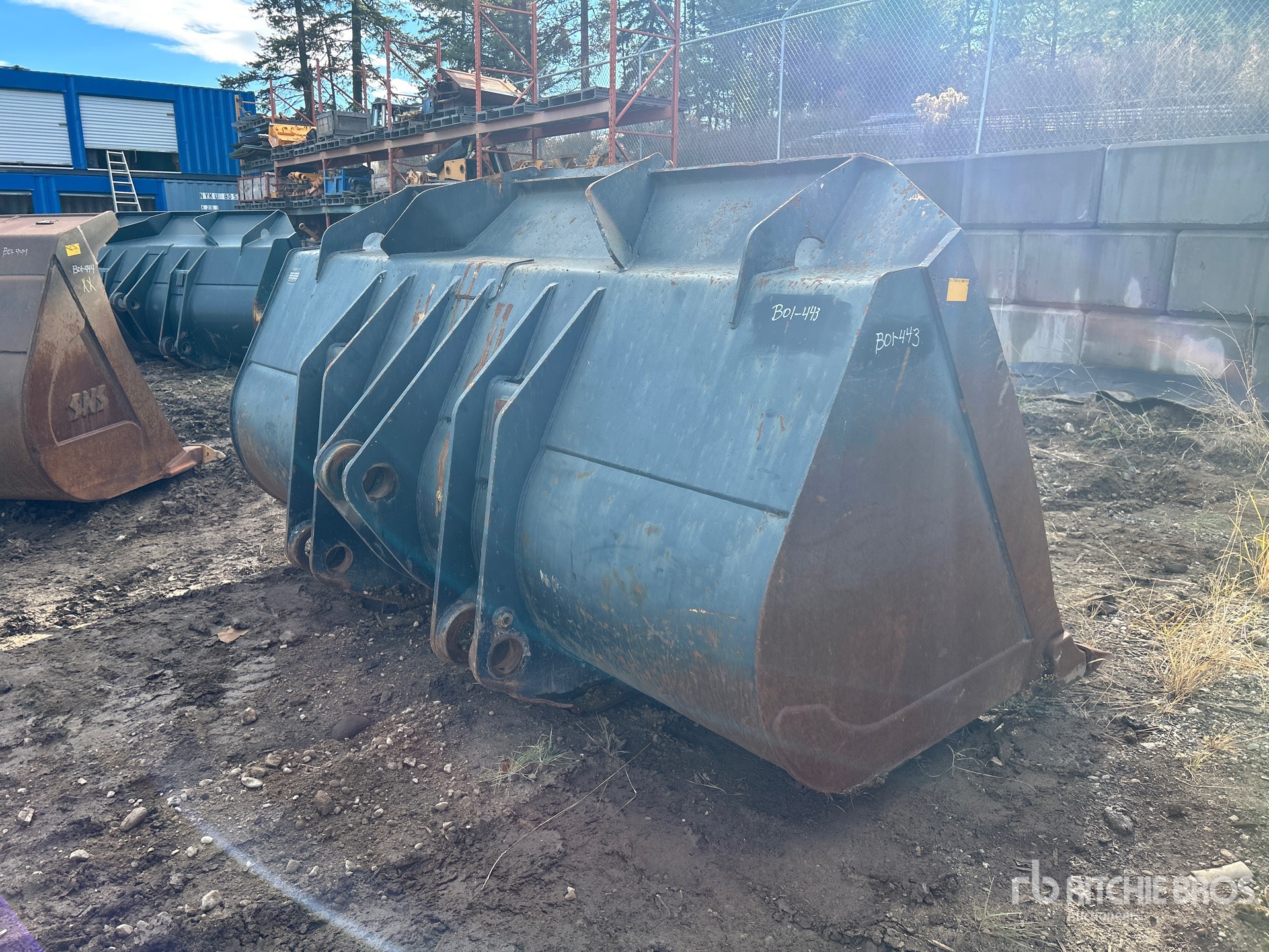 General Appearance with Bild, Ecke hinten rechts