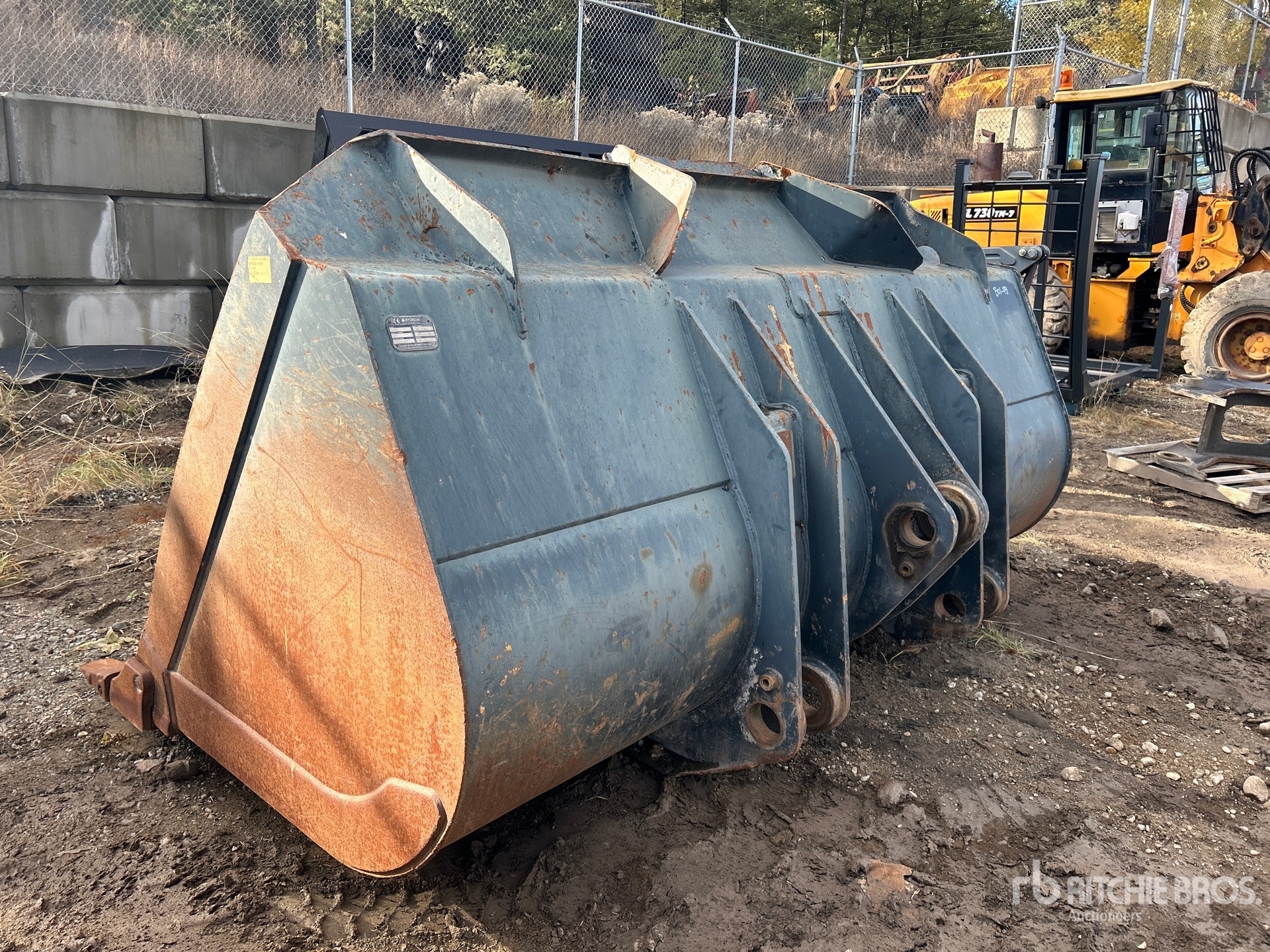 General Appearance with Bild, Ecke hinten links