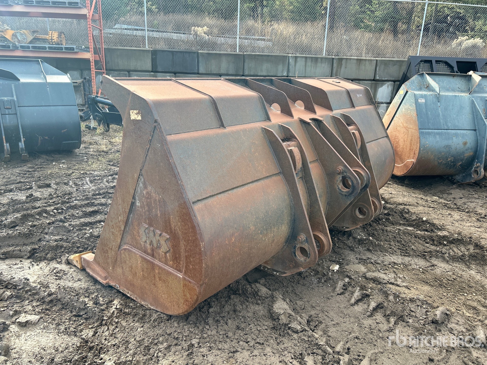 General Appearance with Bild, Ecke hinten links