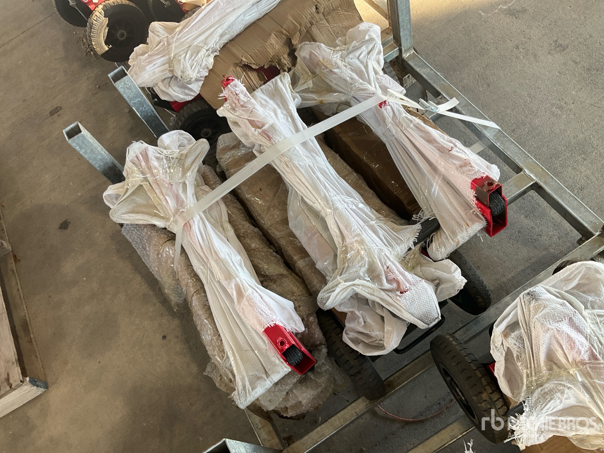 General Appearance with Bild, Ecke vorne rechts