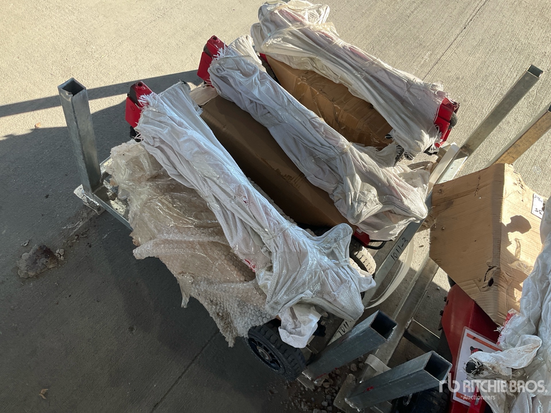 General Appearance with Bild, Ecke vorne rechts