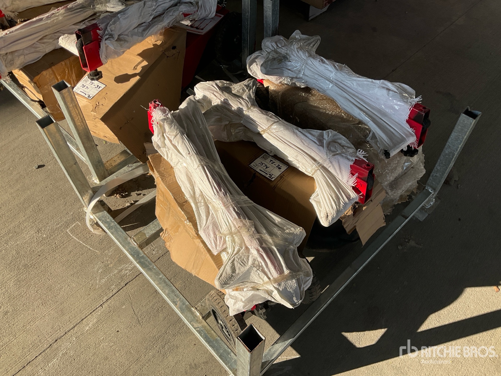 General Appearance with Bild, Ecke hinten links