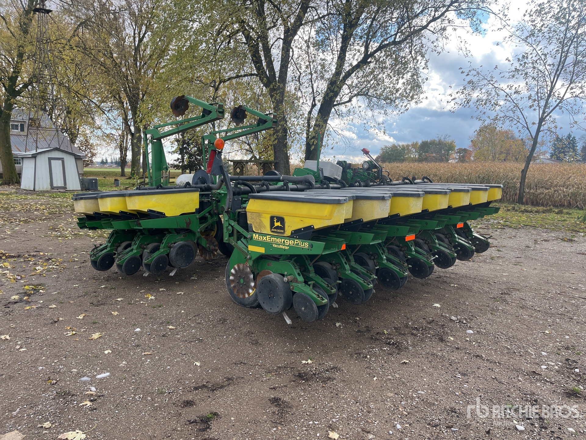 General Appearance with Bild, Ecke hinten links