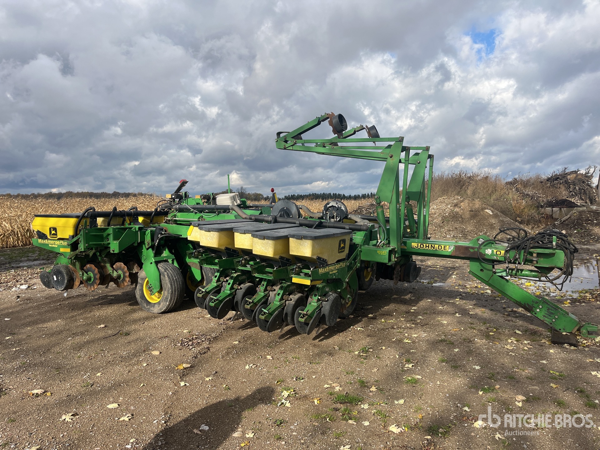 General Appearance with Bild, Ecke vorne rechts