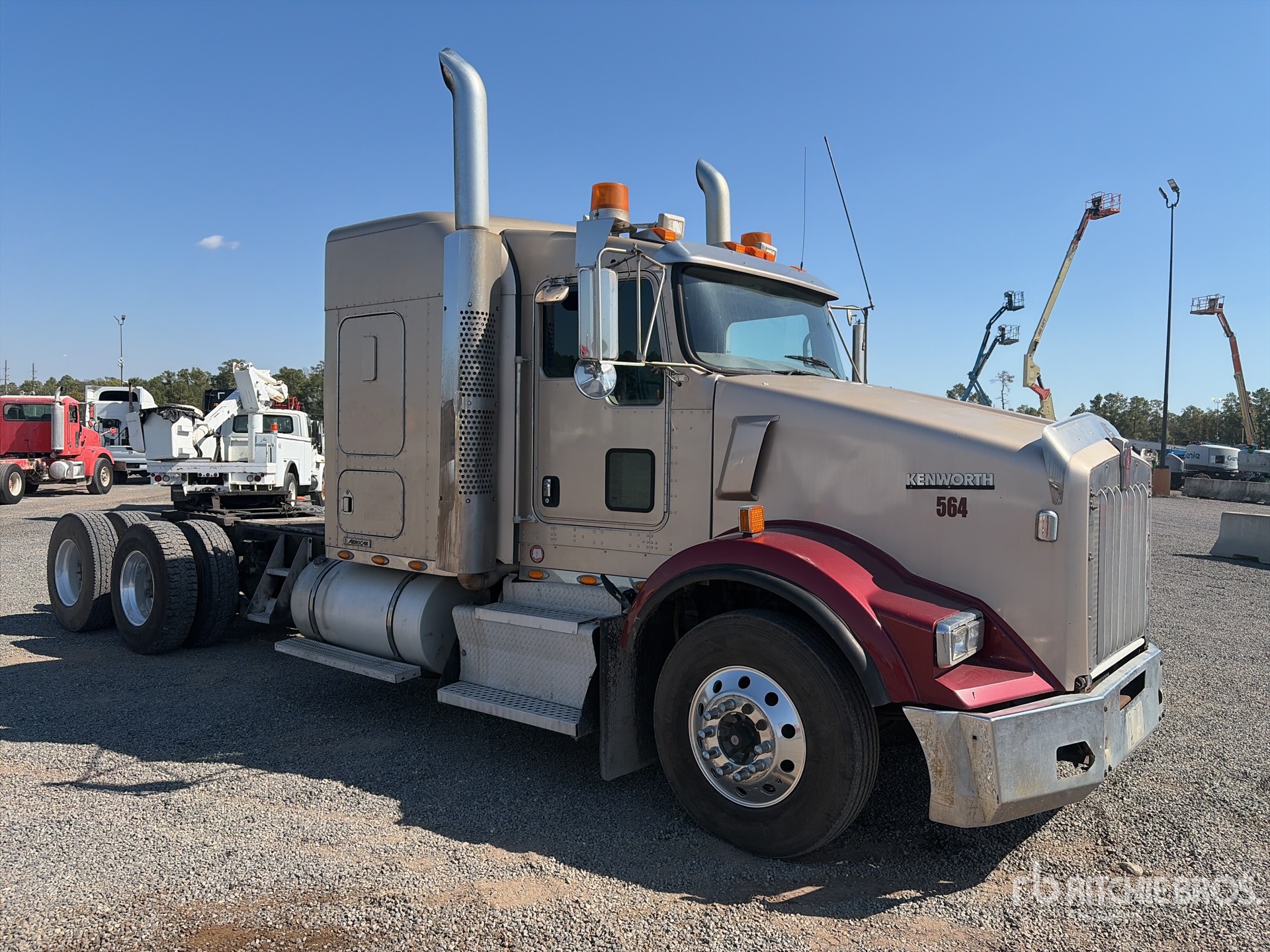 General Appearance with Picture, Right Front Corner