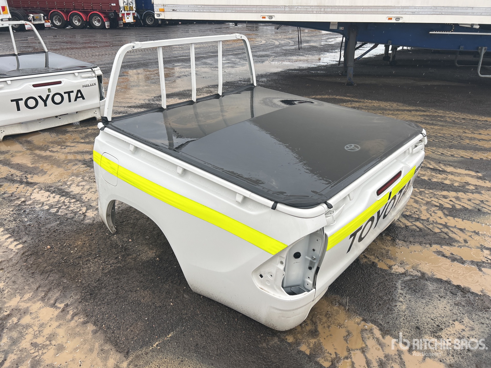 General Appearance with Picture, Right Rear Corner