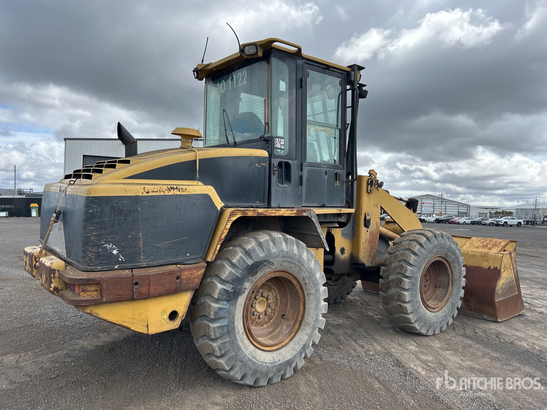 General Appearance with Picture, Right Rear Corner