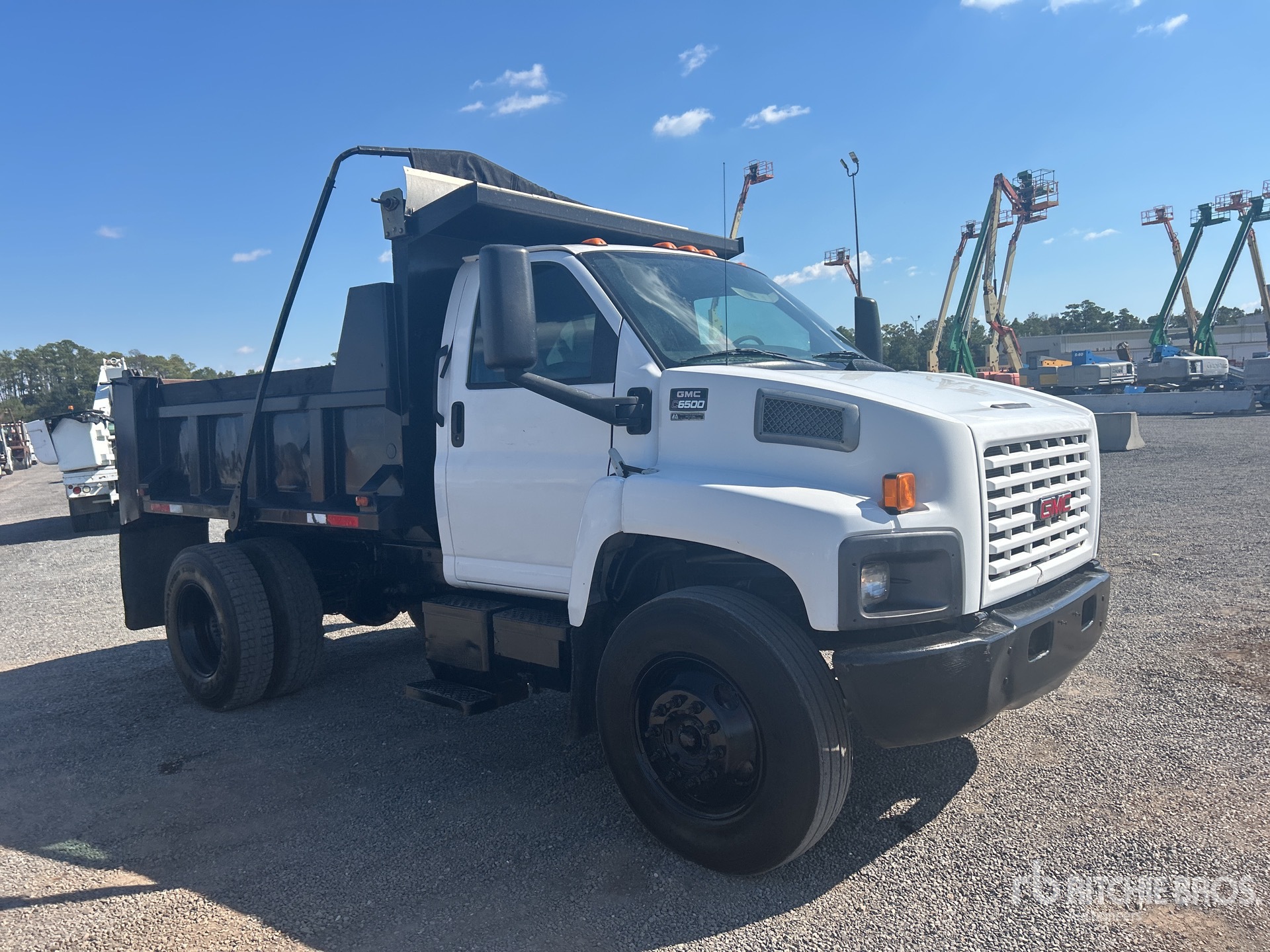 General Appearance with Bild, Ecke vorne rechts