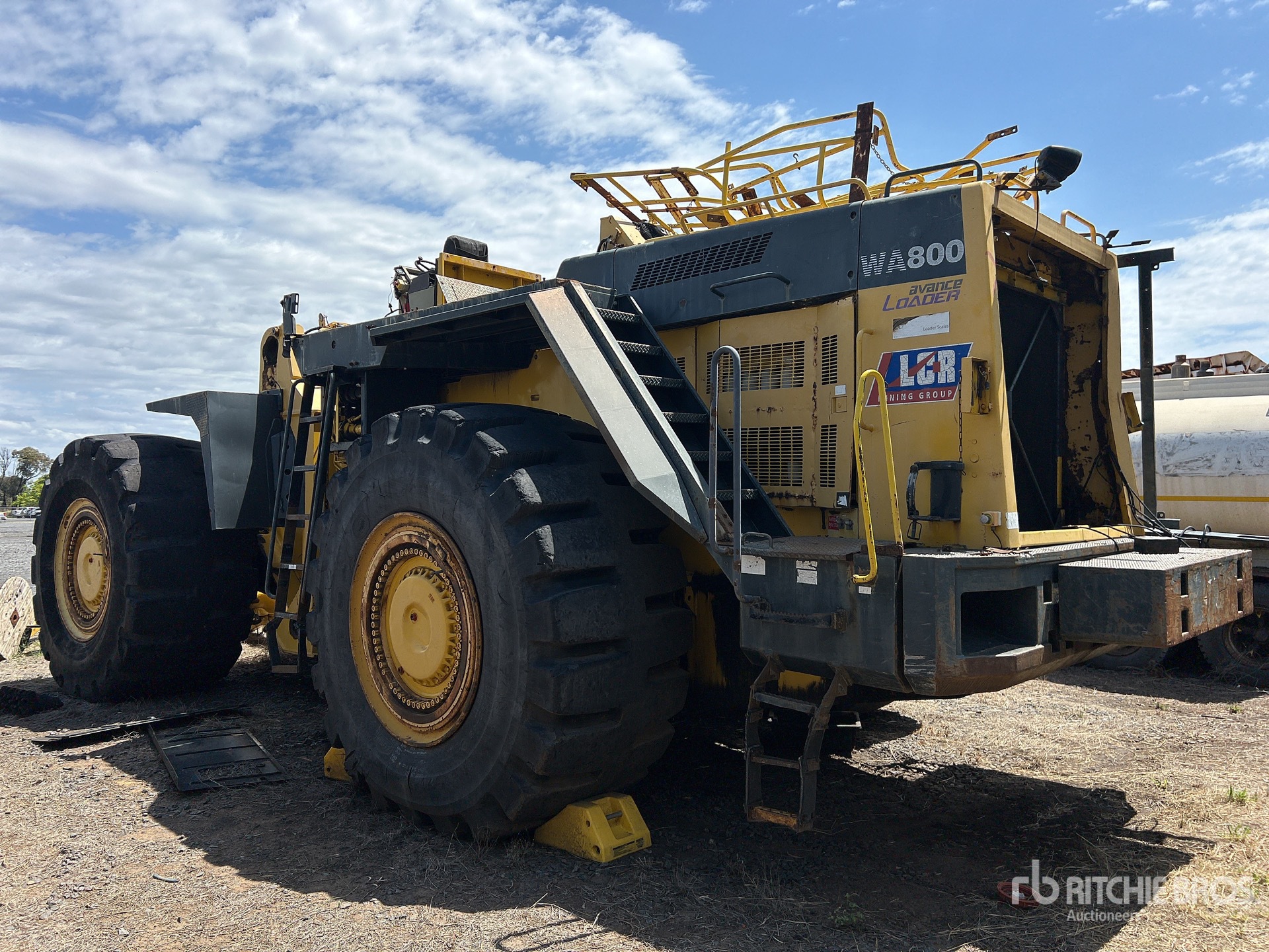 General Appearance with Foto, angolo posteriore sinistro